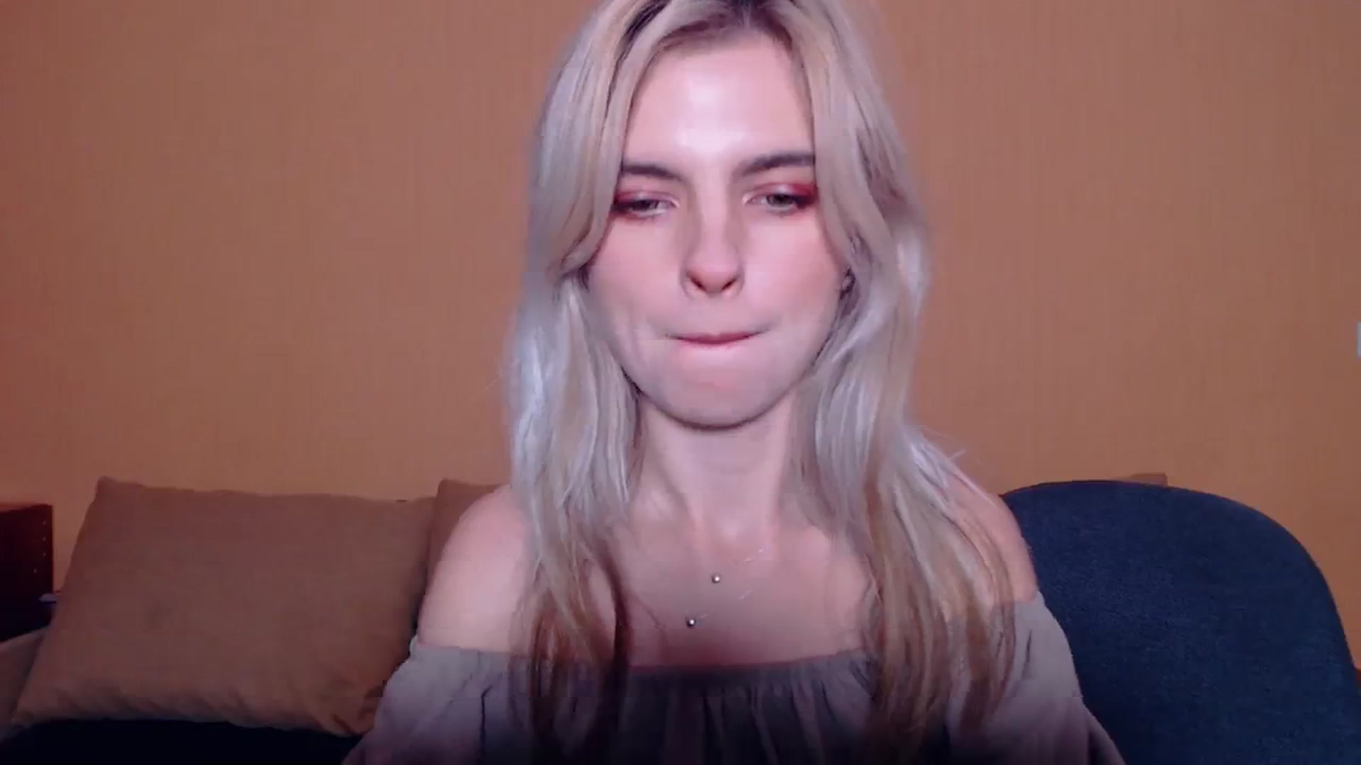 Gallery image thumbnail from Erineys's myfreecams stream on, 10/20/2023, 14:57 image 9 of 20