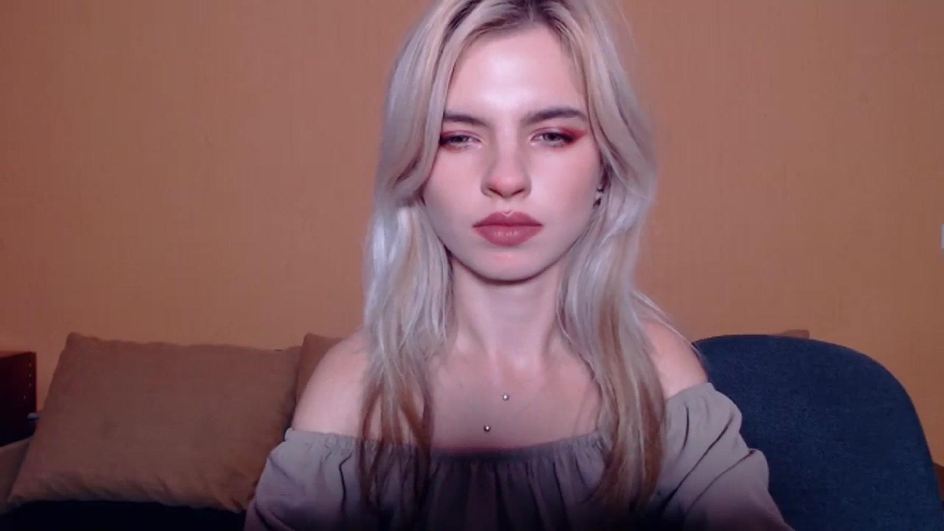 Gallery image thumbnail from Erineys's myfreecams stream on, 10/20/2023, 14:57 image 17 of 20