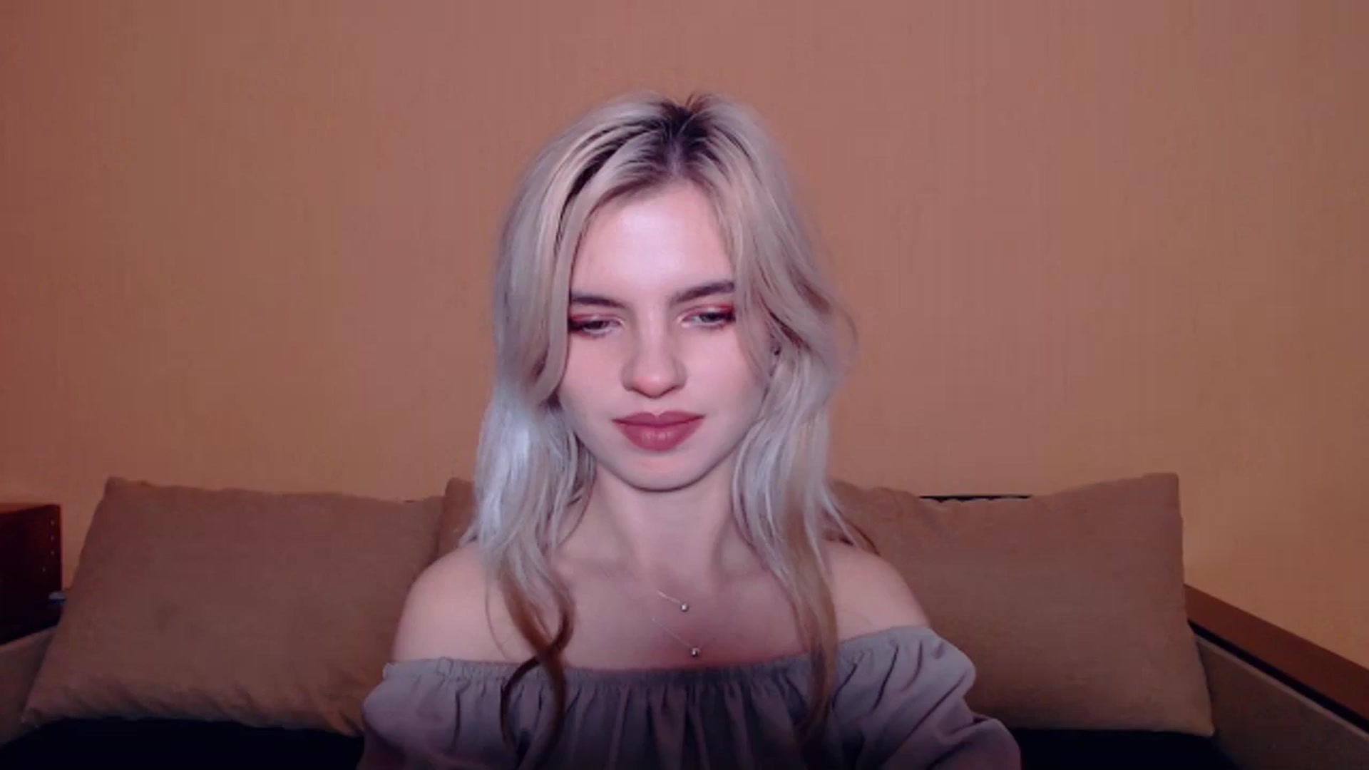 Gallery image thumbnail from Erineys's myfreecams stream on, 10/20/2023, 16:03 image 17 of 20