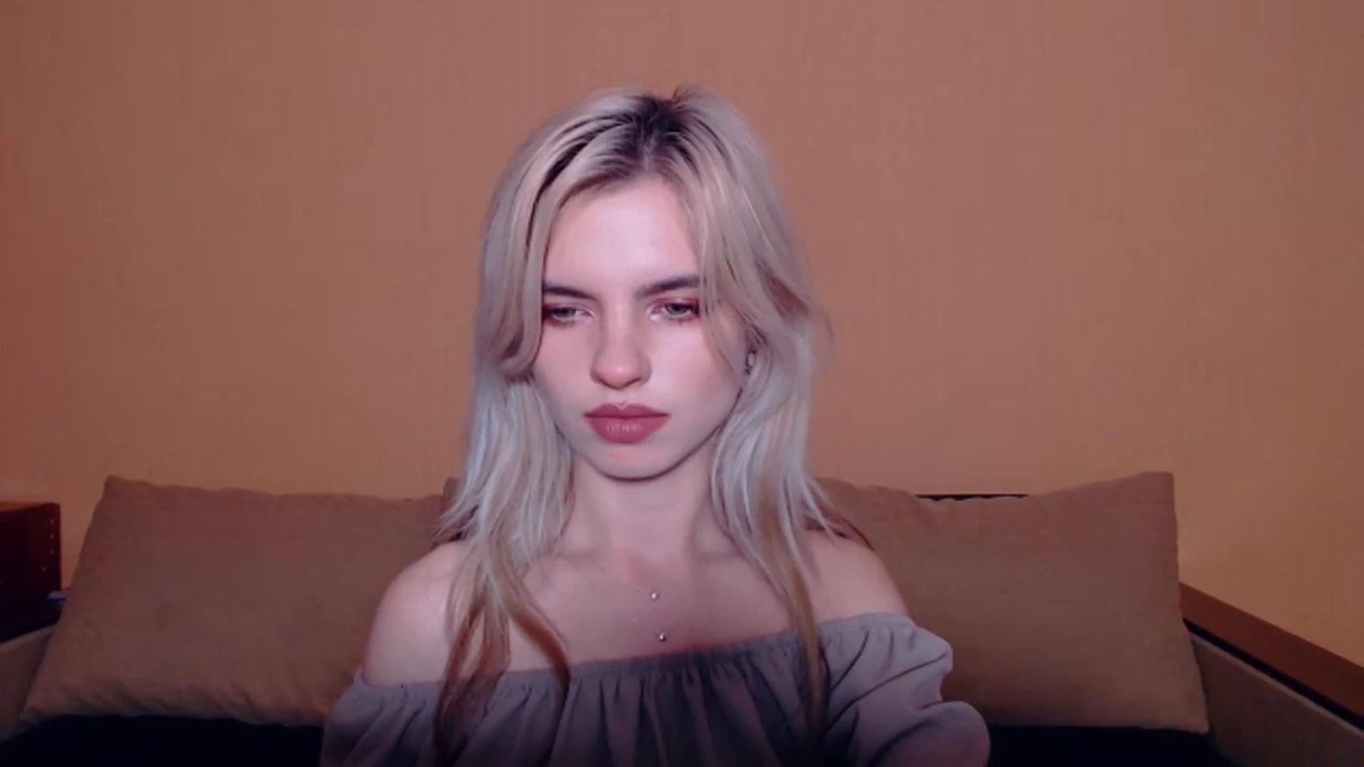 Gallery image thumbnail from Erineys's myfreecams stream on, 10/20/2023, 16:03 image 11 of 20