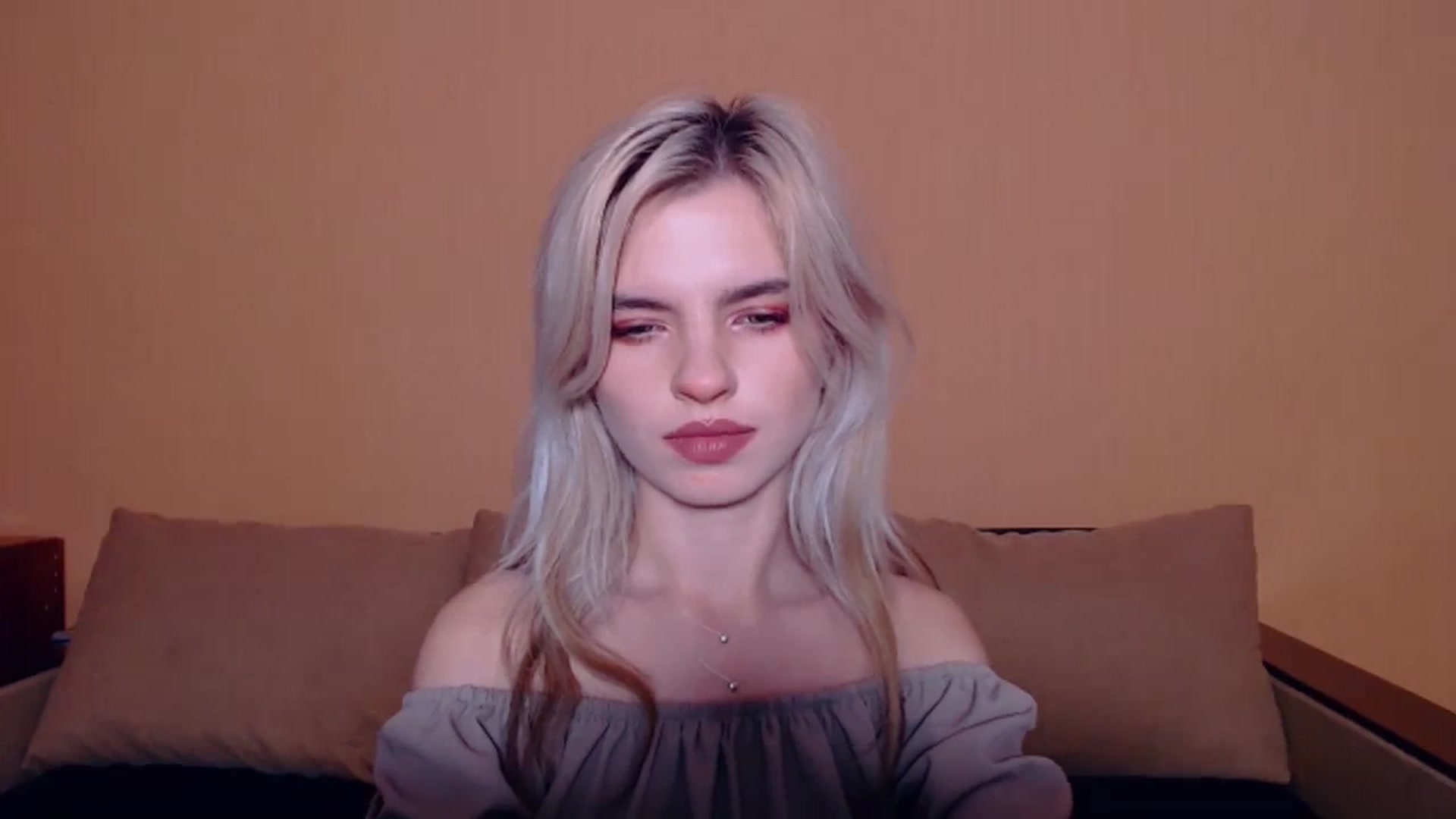 Gallery image thumbnail from Erineys's myfreecams stream on, 10/20/2023, 16:03 image 13 of 20