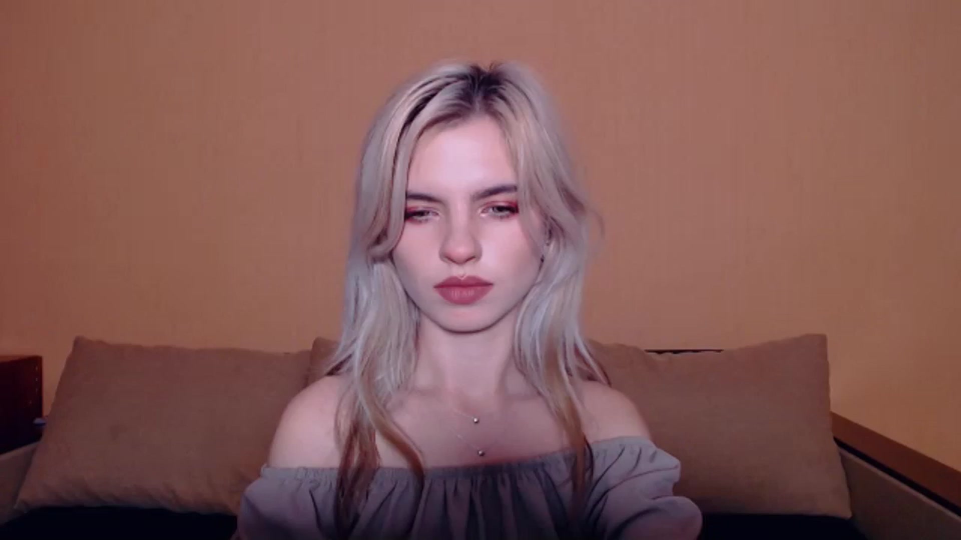 Gallery image thumbnail from Erineys's myfreecams stream on, 10/20/2023, 16:03 image 8 of 20