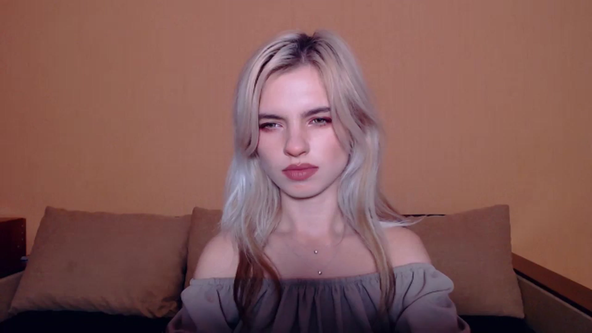 Gallery image thumbnail from Erineys's myfreecams stream on, 10/20/2023, 16:03 image 1 of 20