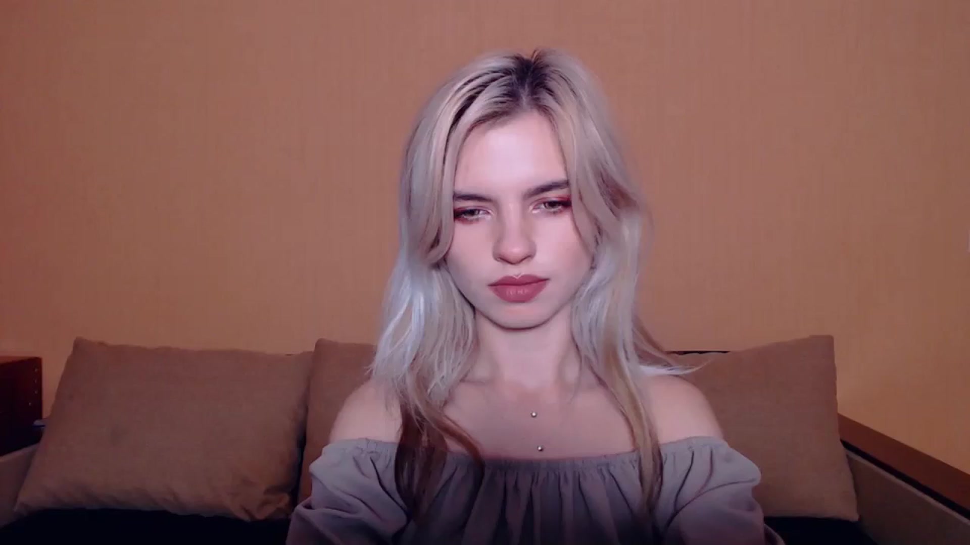 Gallery image thumbnail from Erineys's myfreecams stream on, 10/20/2023, 16:03 image 2 of 20