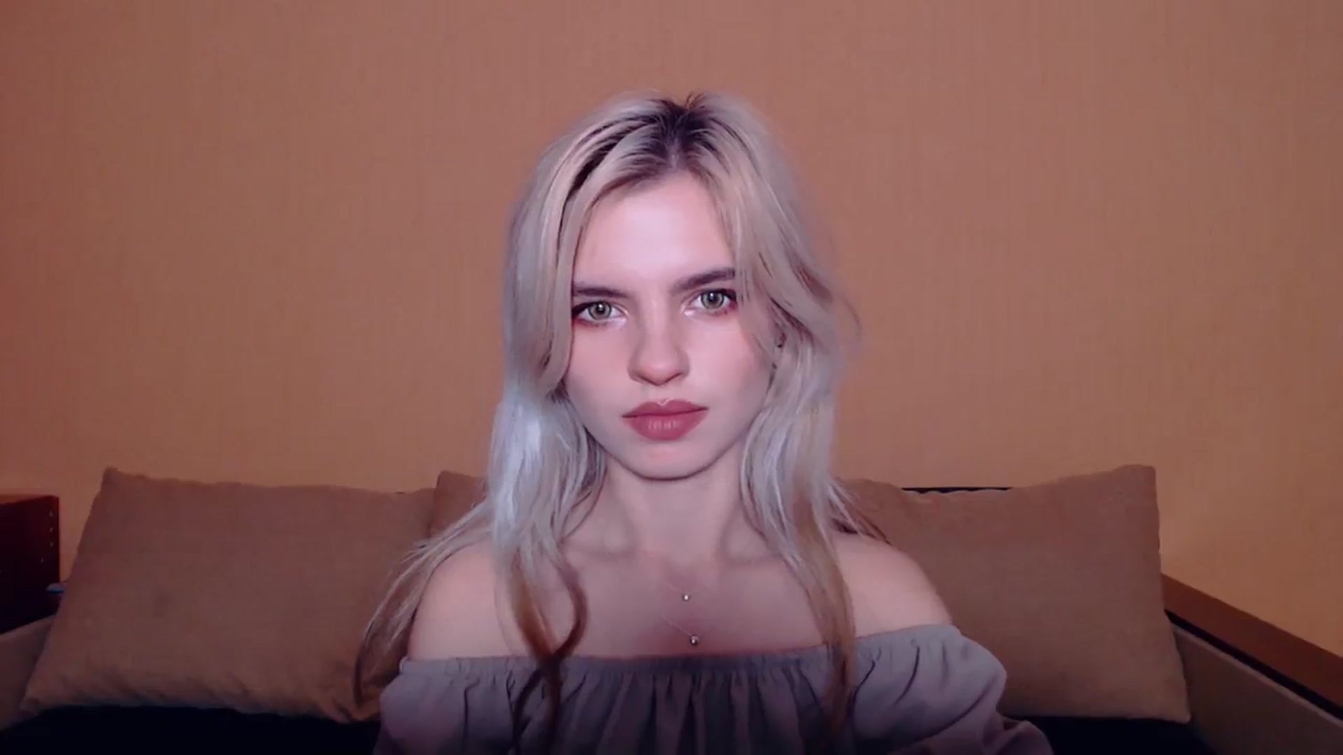 Gallery image thumbnail from Erineys's myfreecams stream on, 10/20/2023, 16:03 image 16 of 20