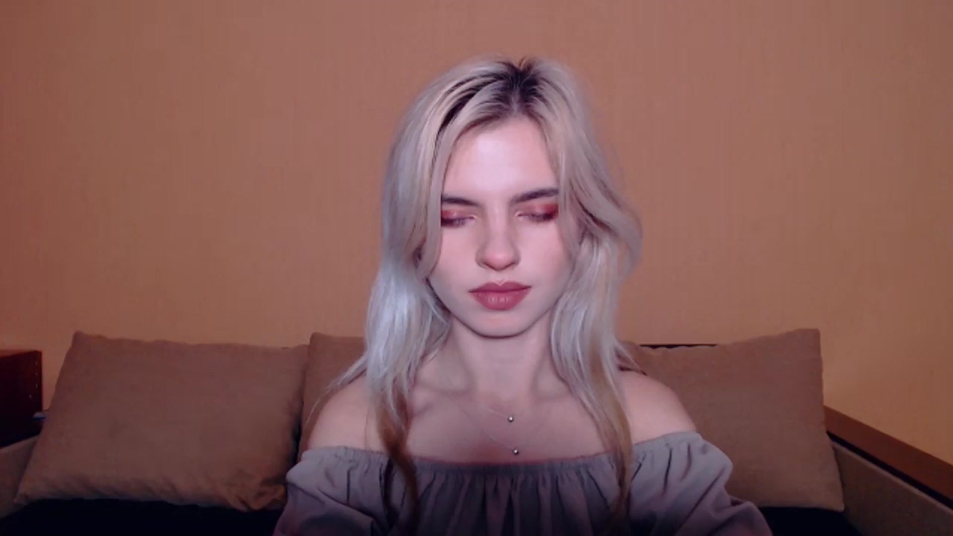 Gallery image thumbnail from Erineys's myfreecams stream on, 10/20/2023, 16:03 image 19 of 20