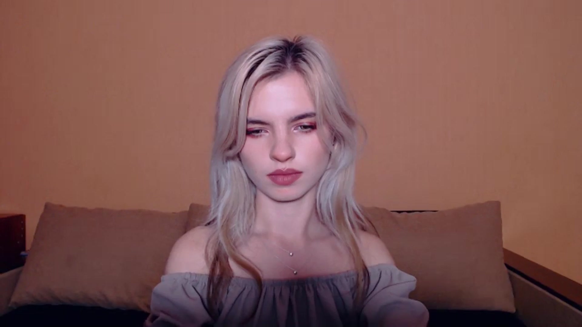 Gallery image thumbnail from Erineys's myfreecams stream on, 10/20/2023, 16:03 image 7 of 20