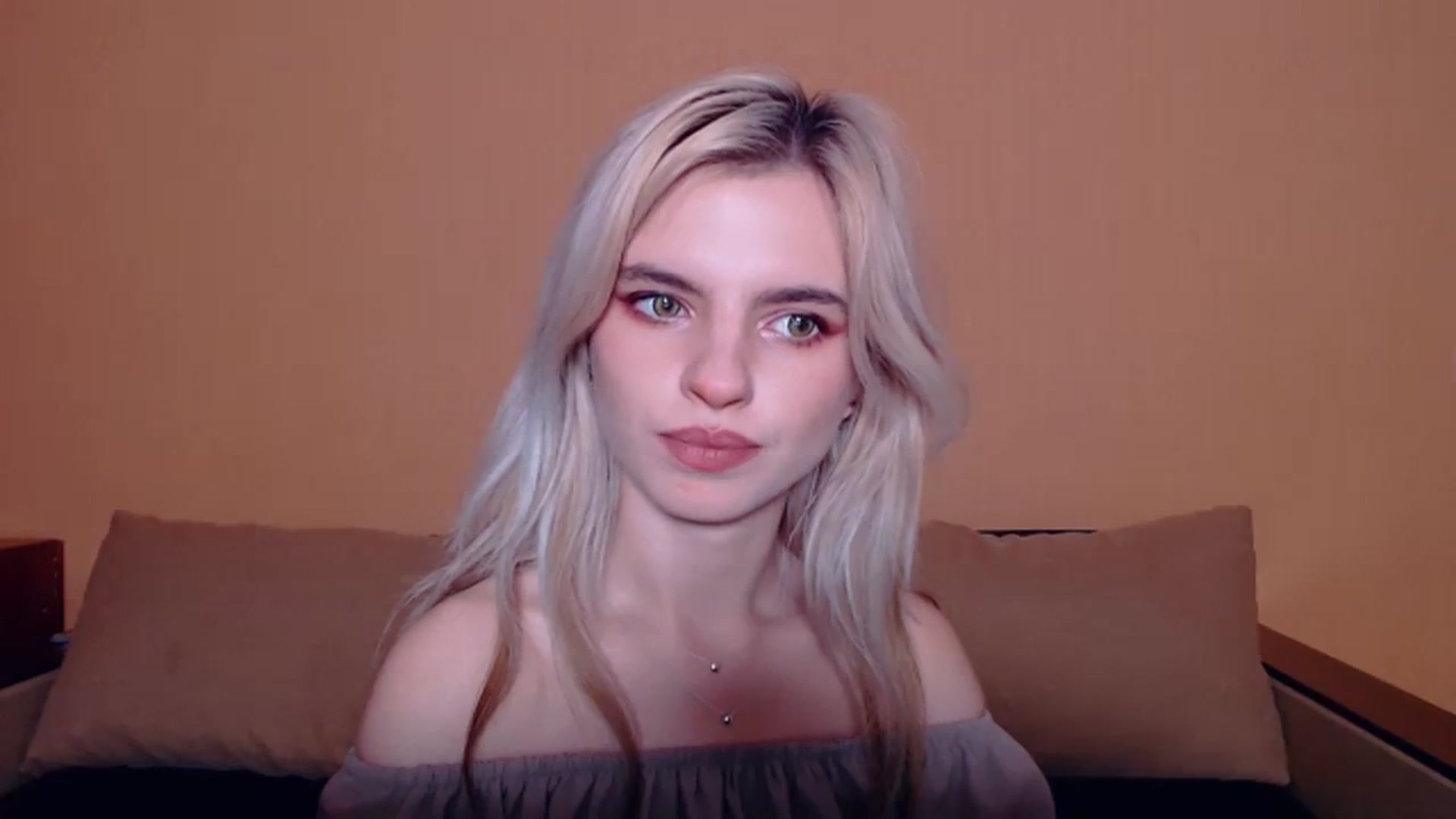 Gallery image thumbnail from Erineys's myfreecams stream on, 10/20/2023, 16:03 image 20 of 20