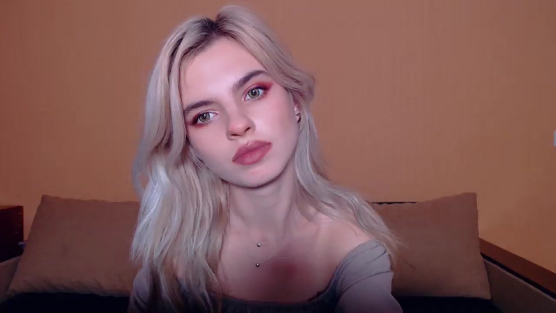 Gallery image thumbnail from Erineys's myfreecams stream on, 10/20/2023, 16:29 image 10 of 20