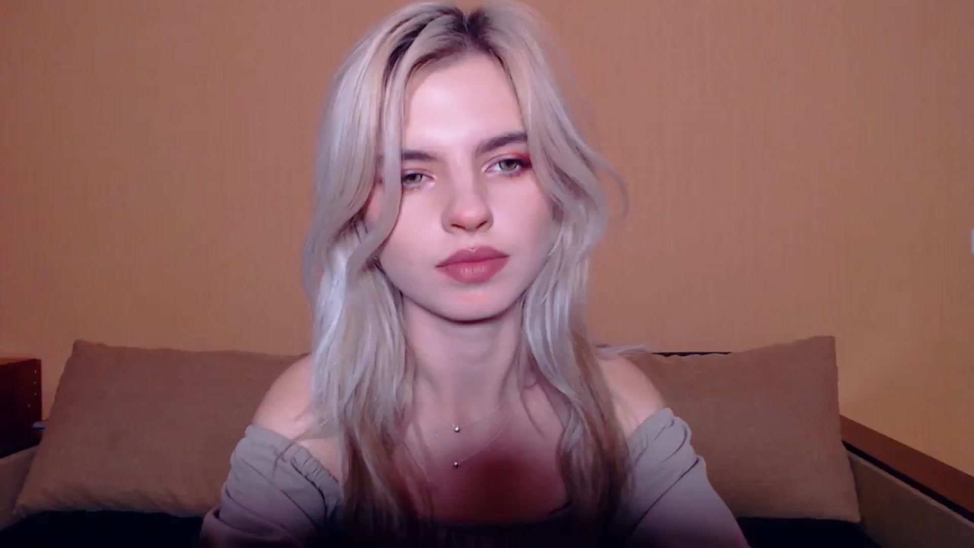 Gallery image thumbnail from Erineys's myfreecams stream on, 10/20/2023, 16:29 image 17 of 20