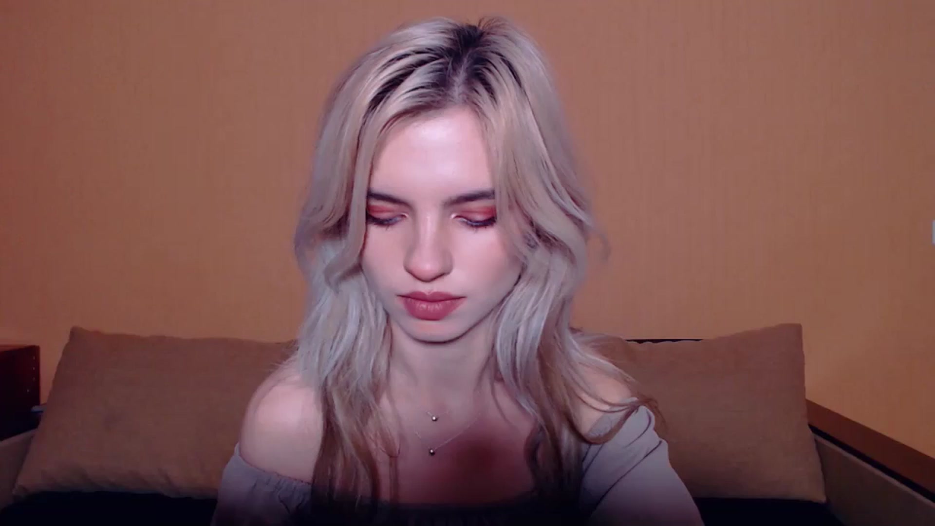 Gallery image thumbnail from Erineys's myfreecams stream on, 10/20/2023, 16:29 image 15 of 20