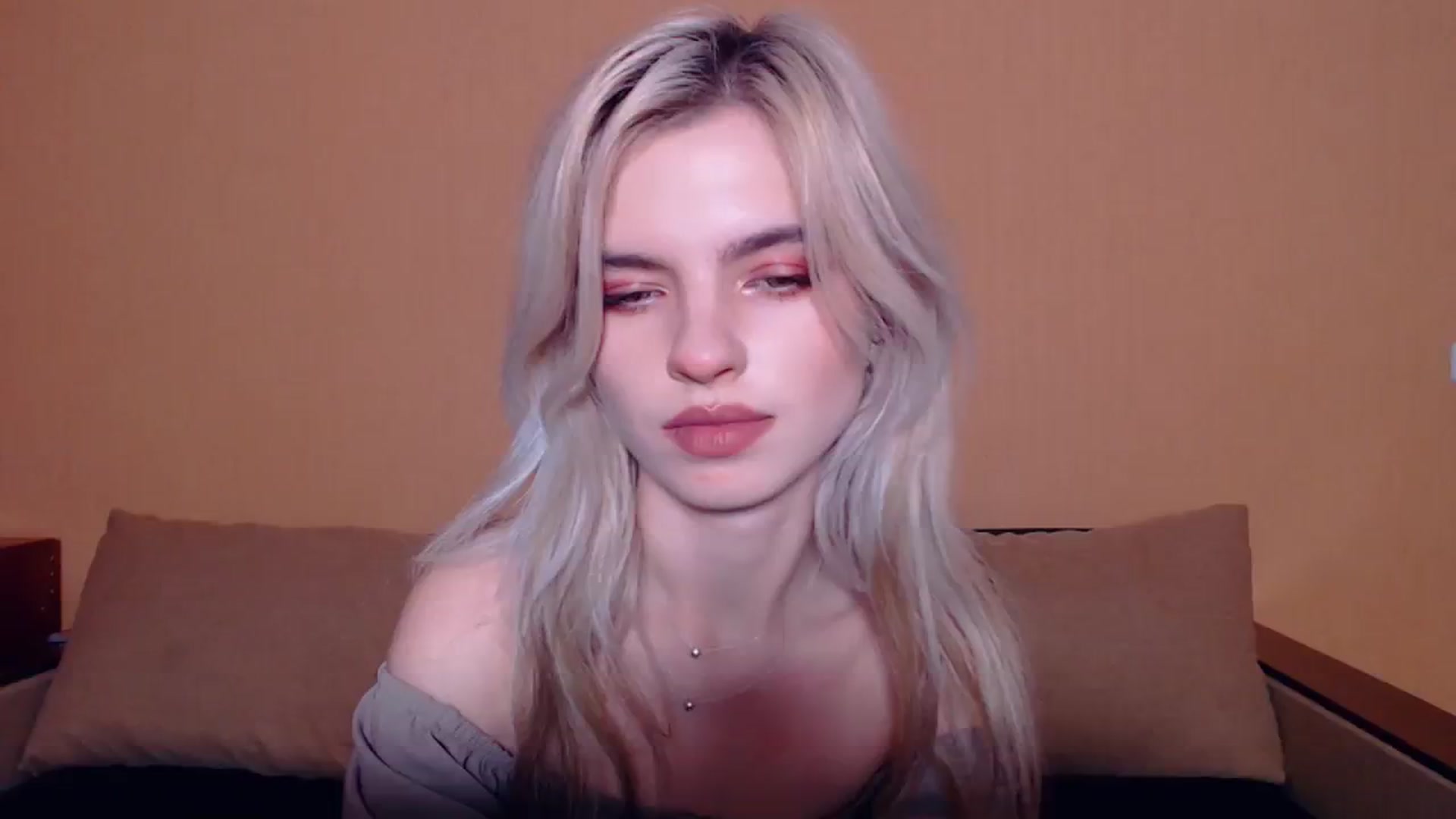 Gallery image thumbnail from Erineys's myfreecams stream on, 10/20/2023, 16:29 image 2 of 20