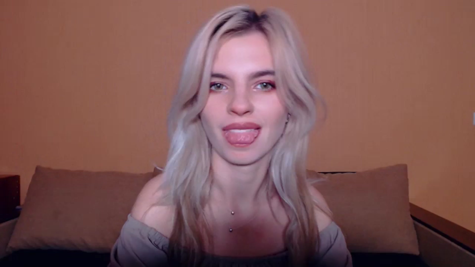 Gallery image thumbnail from Erineys's myfreecams stream on, 10/20/2023, 16:29 image 16 of 20