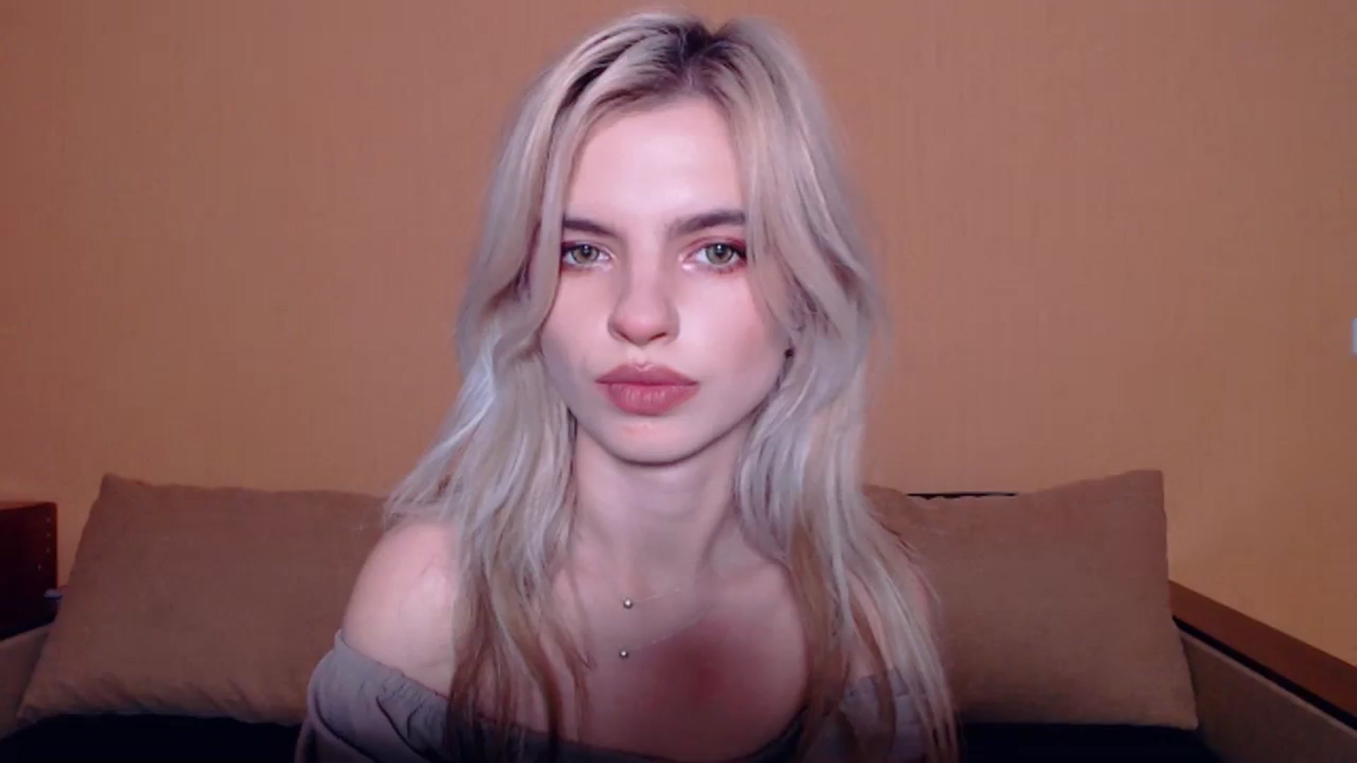 Gallery image thumbnail from Erineys's myfreecams stream on, 10/20/2023, 16:29 image 4 of 20