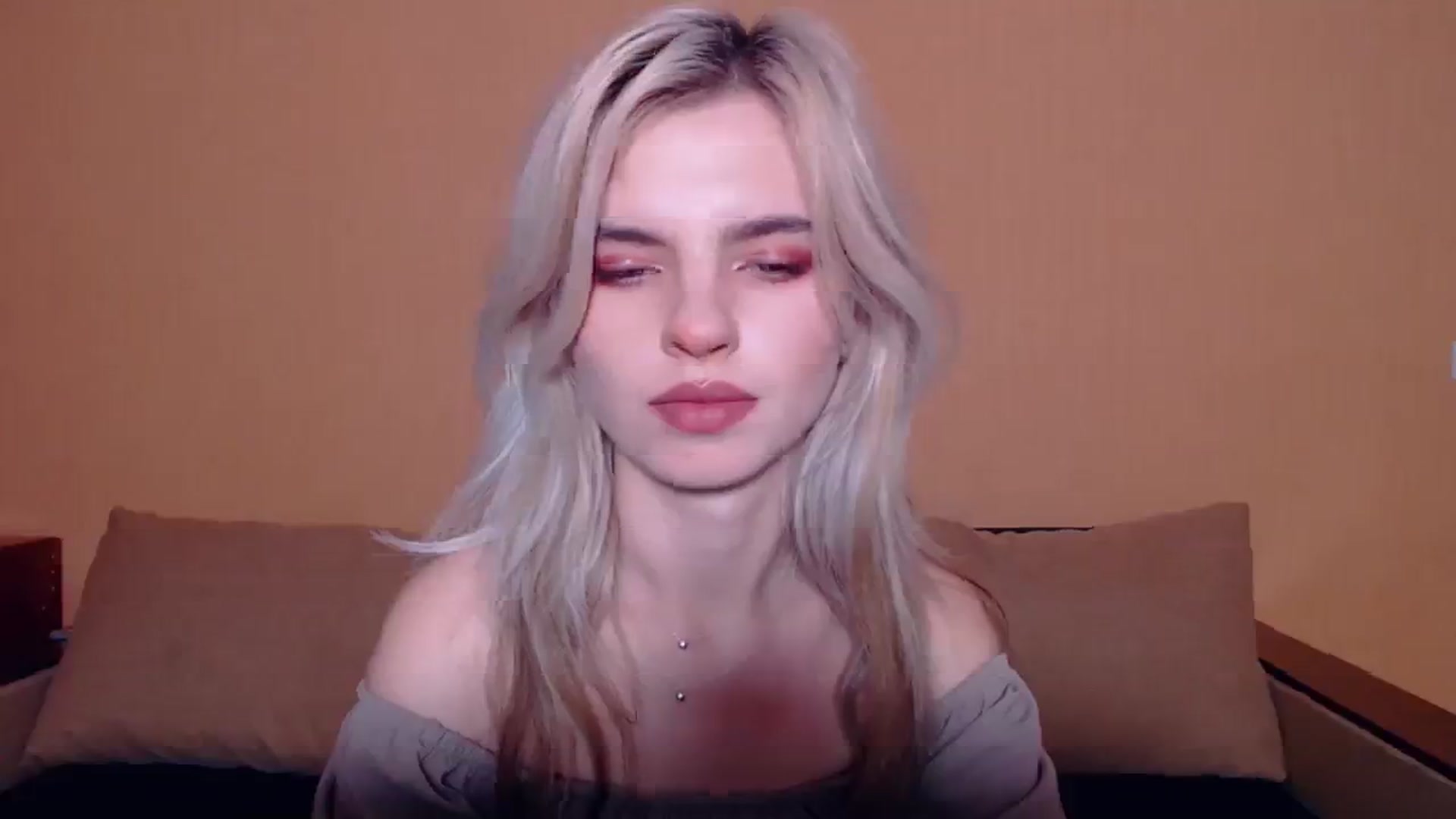 Gallery image thumbnail from Erineys's myfreecams stream on, 10/20/2023, 16:29 image 7 of 20