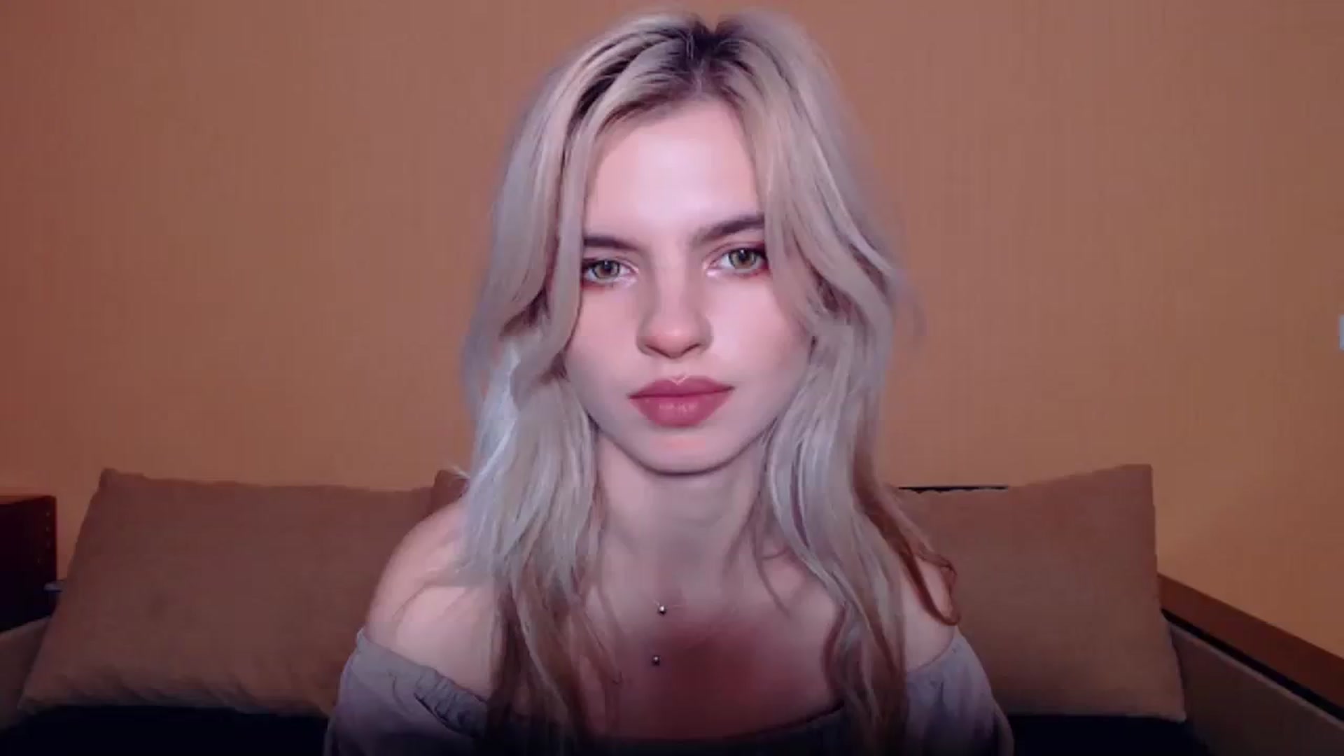 Gallery image thumbnail from Erineys's myfreecams stream on, 10/20/2023, 16:29 image 14 of 20