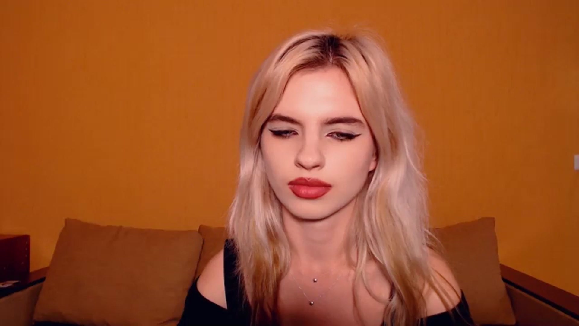 Gallery image thumbnail from Erineys's myfreecams stream on, 10/21/2023, 13:10 image 20 of 20