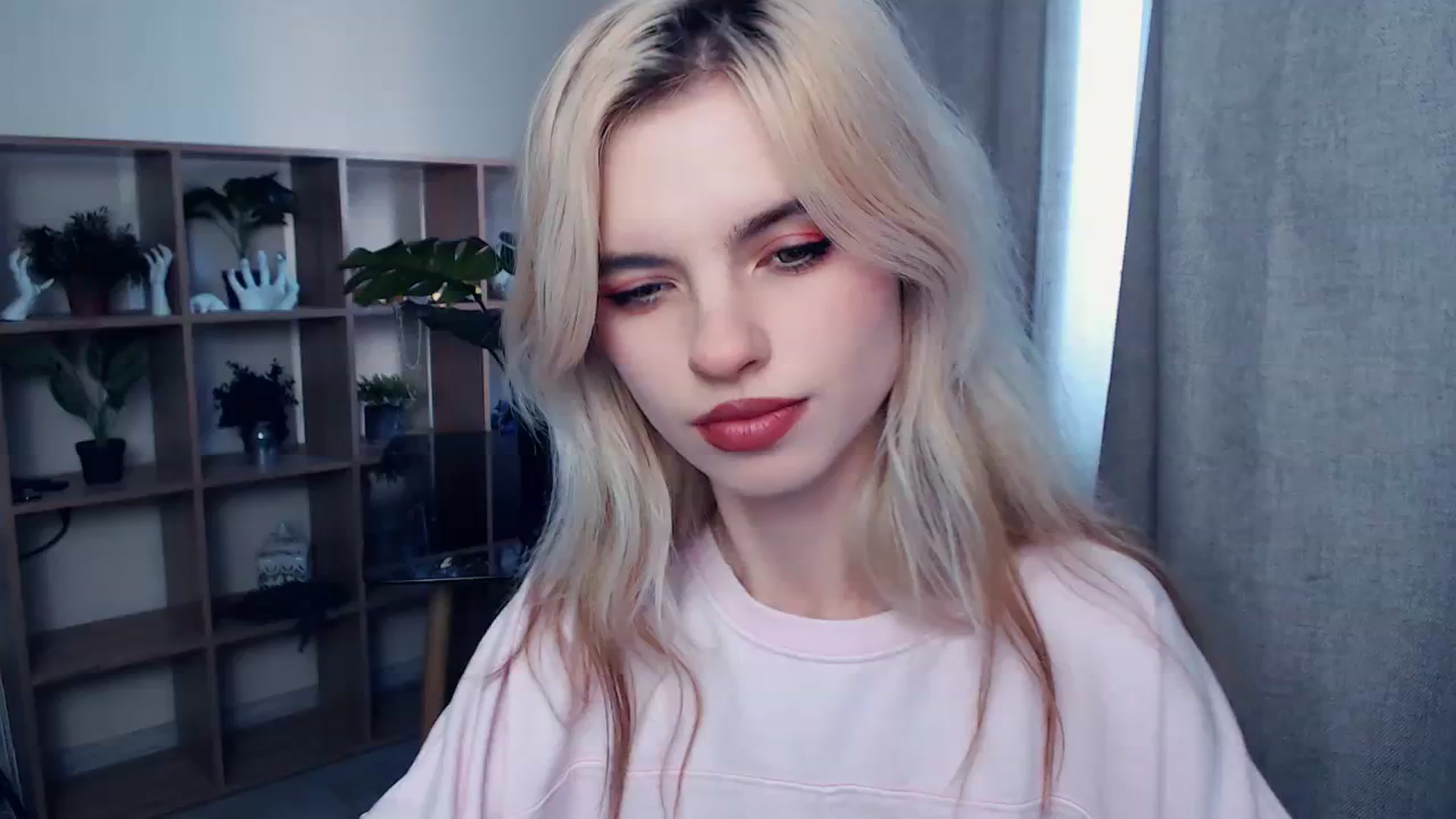 Gallery image thumbnail from Erineys's myfreecams stream on, 10/22/2023, 13:08 image 12 of 20