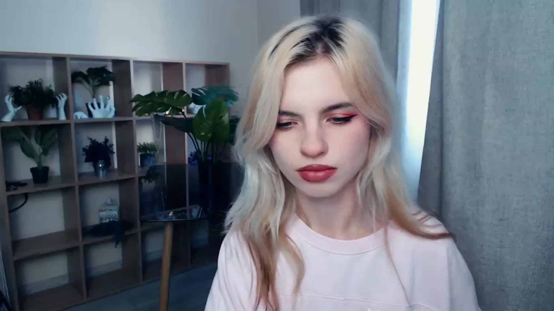 Gallery image thumbnail from Erineys's myfreecams stream on, 10/22/2023, 13:08 image 5 of 20