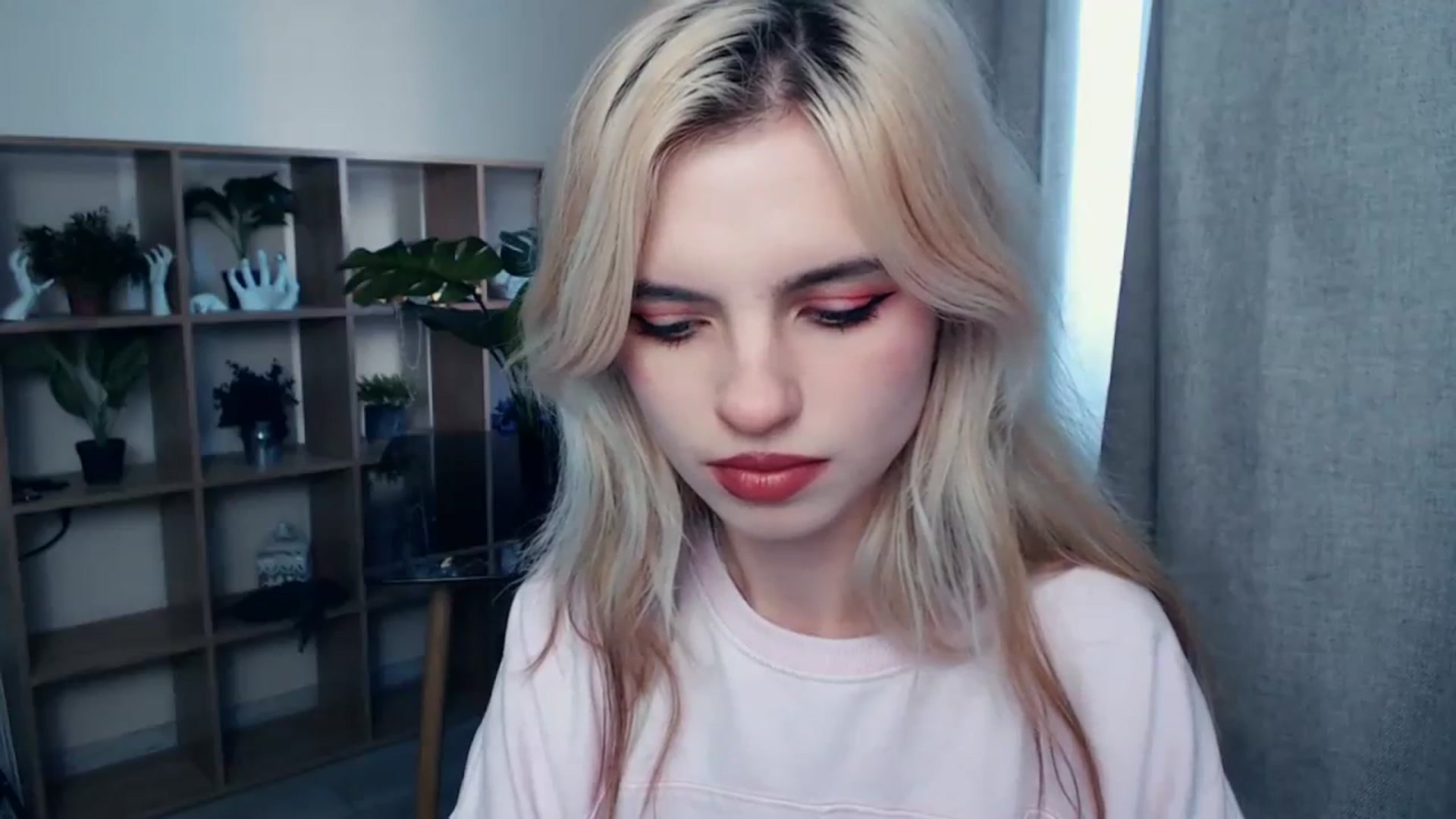Gallery image thumbnail from Erineys's myfreecams stream on, 10/22/2023, 13:08 image 10 of 20