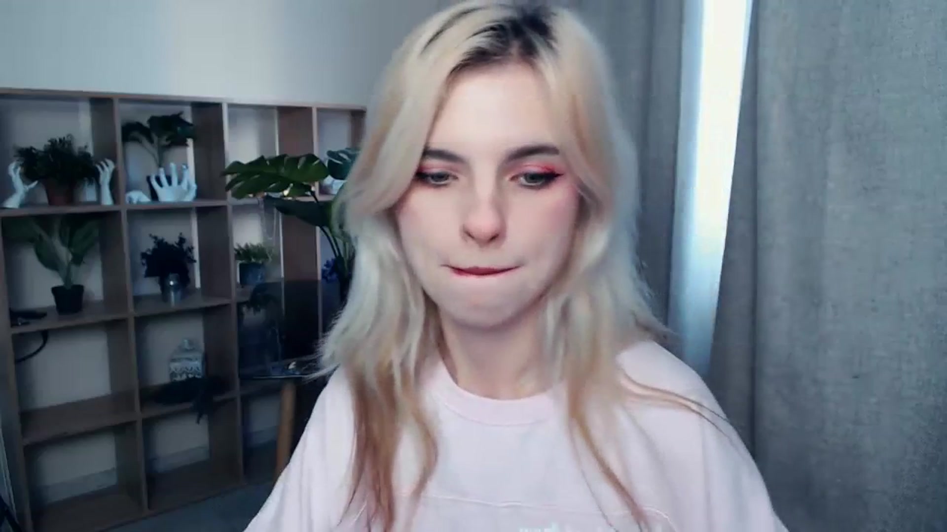 Gallery image thumbnail from Erineys's myfreecams stream on, 10/22/2023, 13:08 image 6 of 20