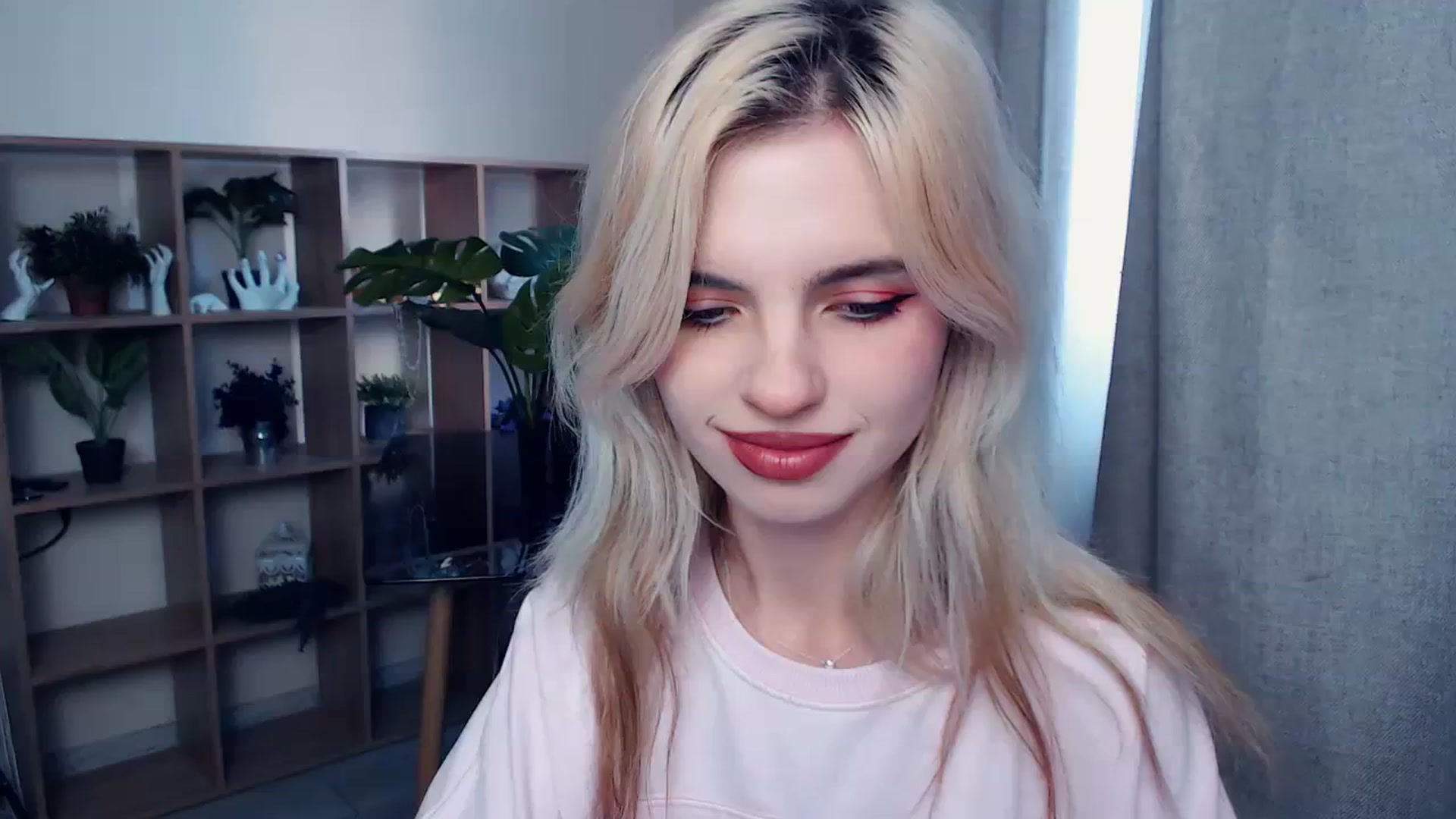 Gallery image thumbnail from Erineys's myfreecams stream on, 10/22/2023, 13:08 image 19 of 20