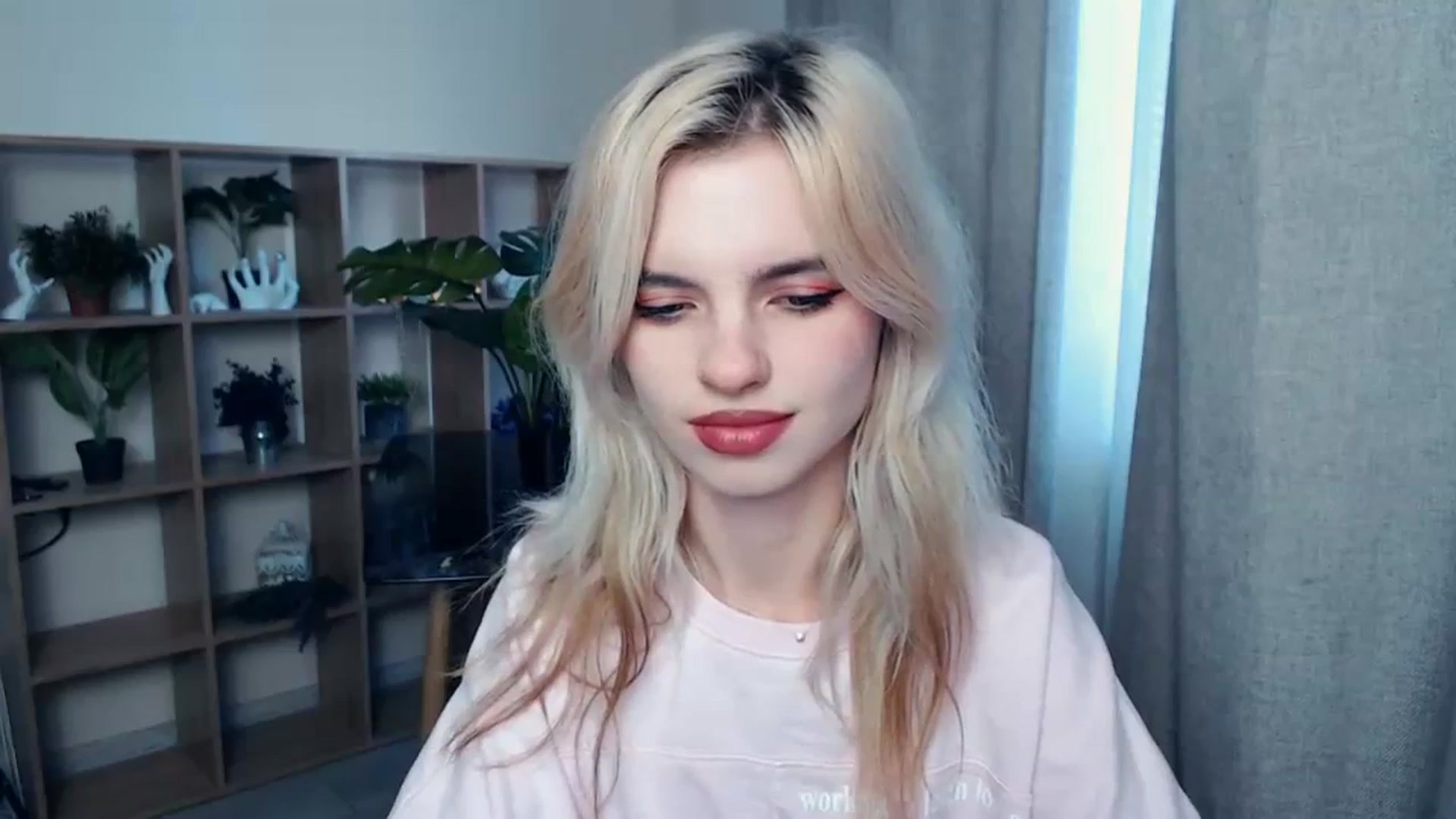 Gallery image thumbnail from Erineys's myfreecams stream on, 10/22/2023, 13:33 image 11 of 20
