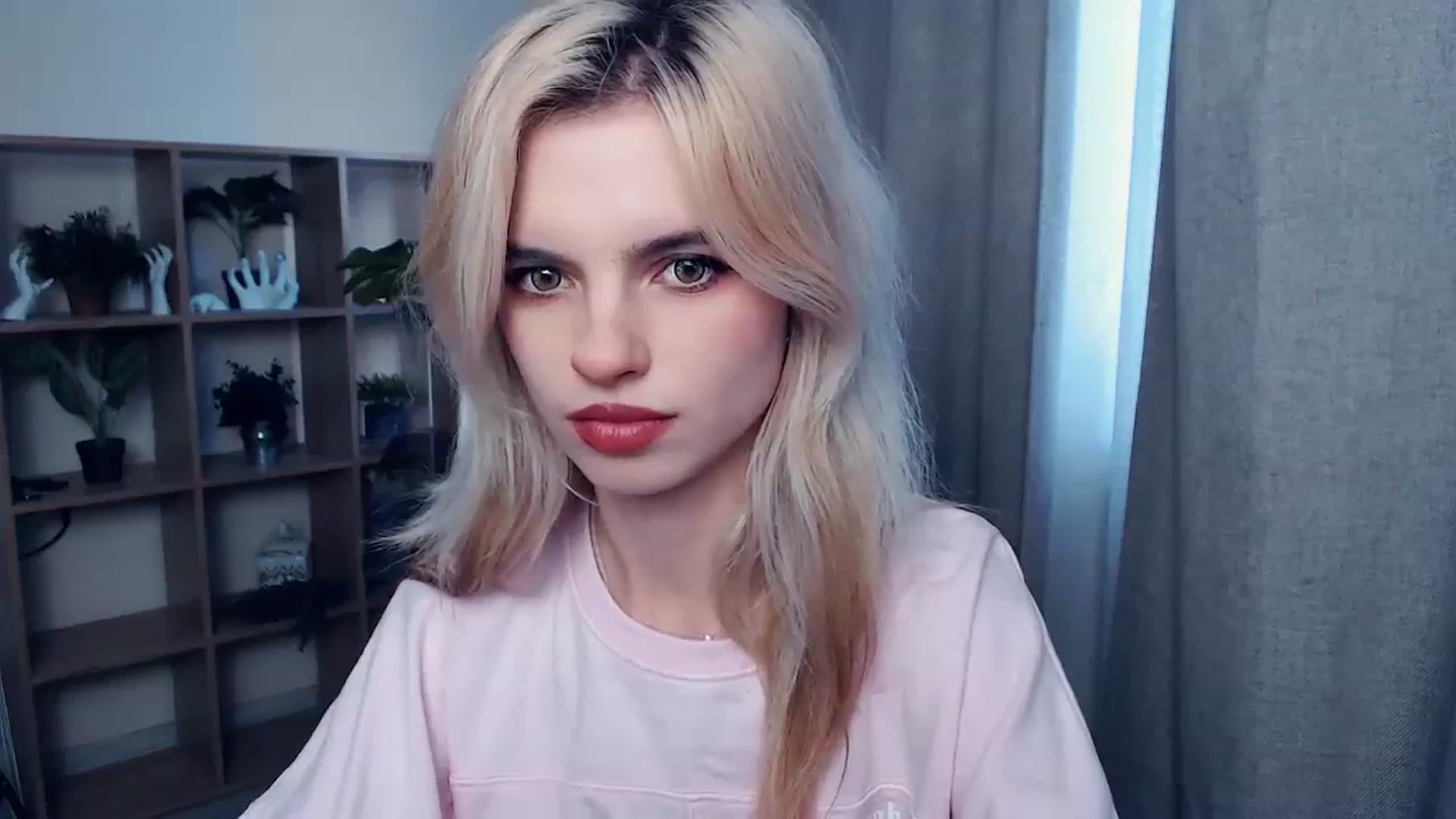 Gallery image thumbnail from Erineys's myfreecams stream on, 10/22/2023, 13:33 image 4 of 20