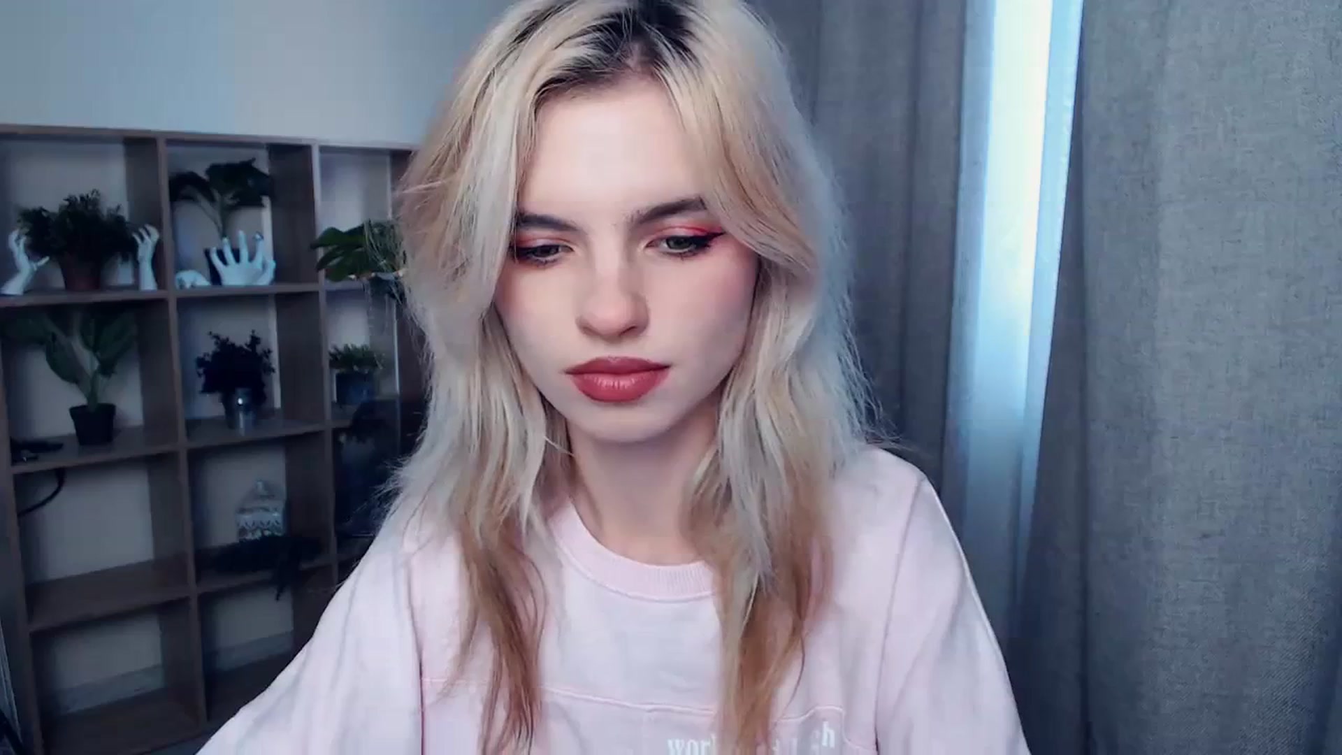 Gallery image thumbnail from Erineys's myfreecams stream on, 10/22/2023, 13:33 image 2 of 20