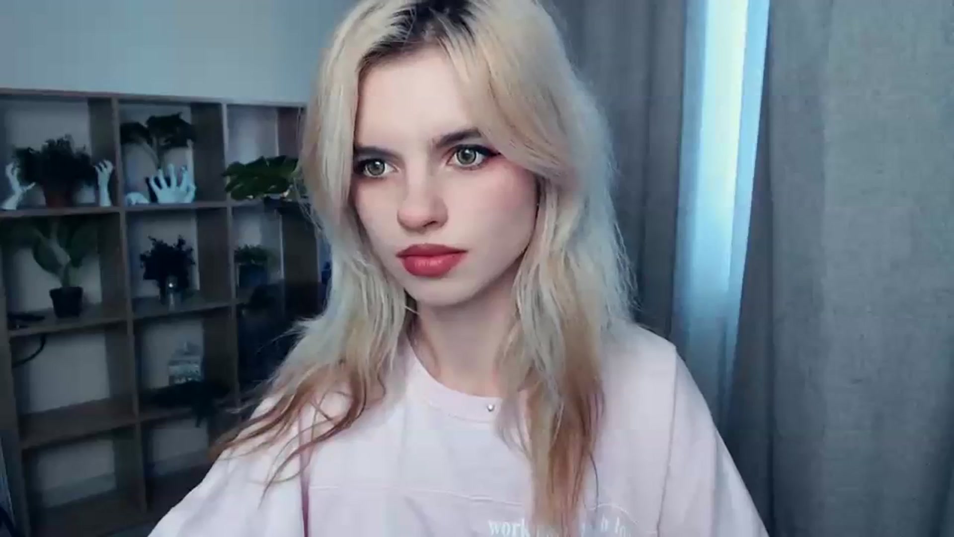 Gallery image thumbnail from Erineys's myfreecams stream on, 10/22/2023, 13:33 image 10 of 20
