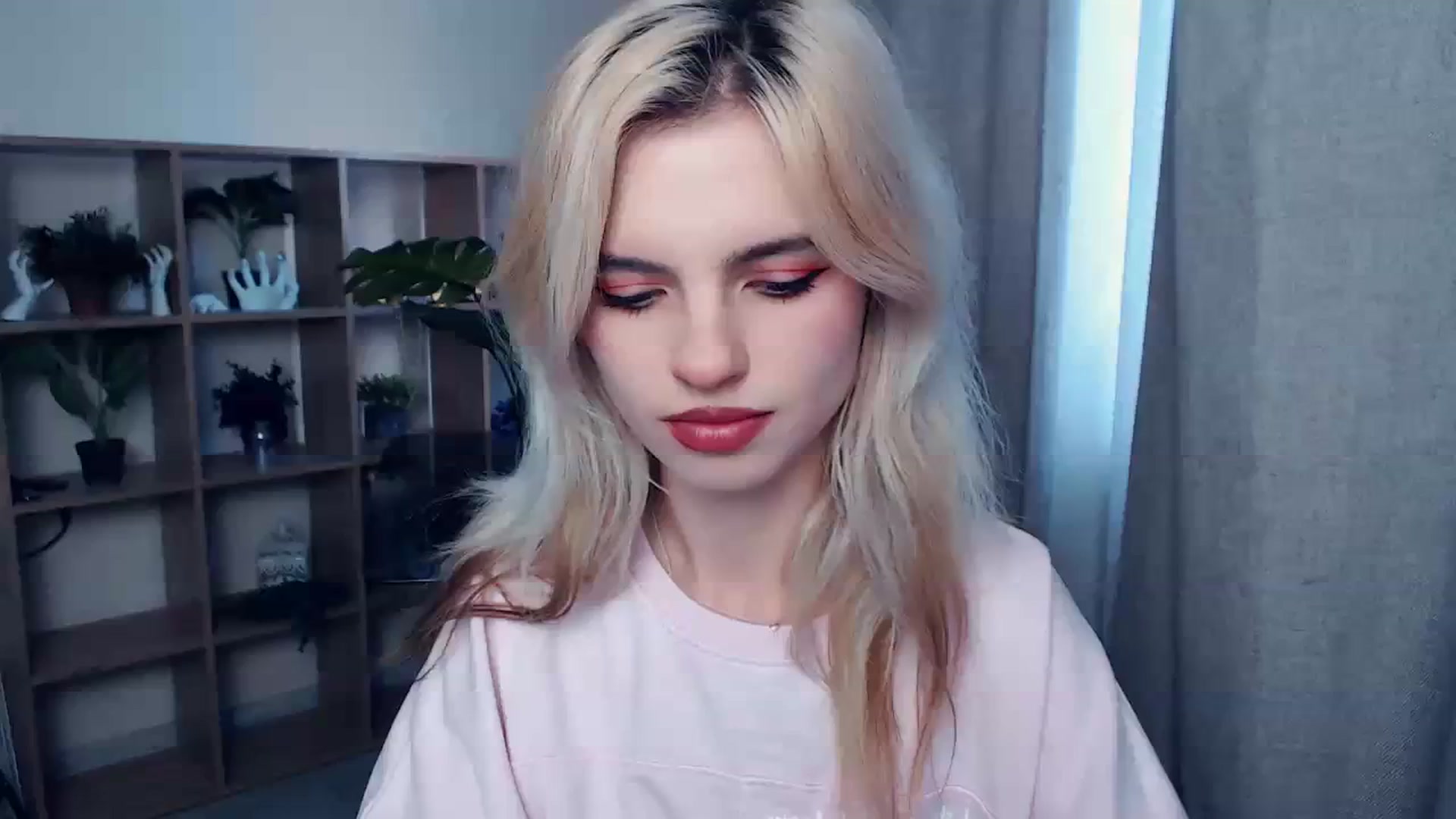 Gallery image thumbnail from Erineys's myfreecams stream on, 10/22/2023, 13:33 image 6 of 20