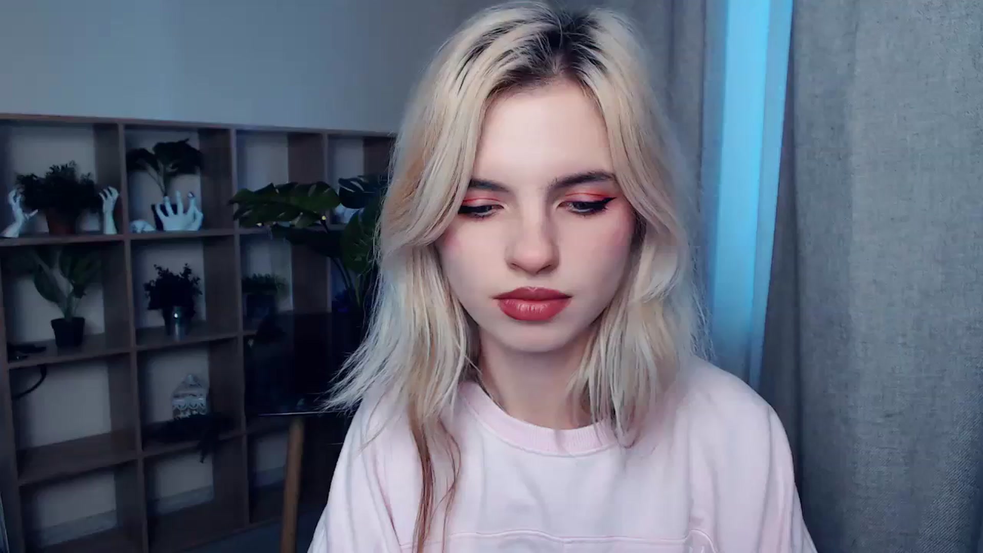 Gallery image thumbnail from Erineys's myfreecams stream on, 10/22/2023, 14:00 image 11 of 20