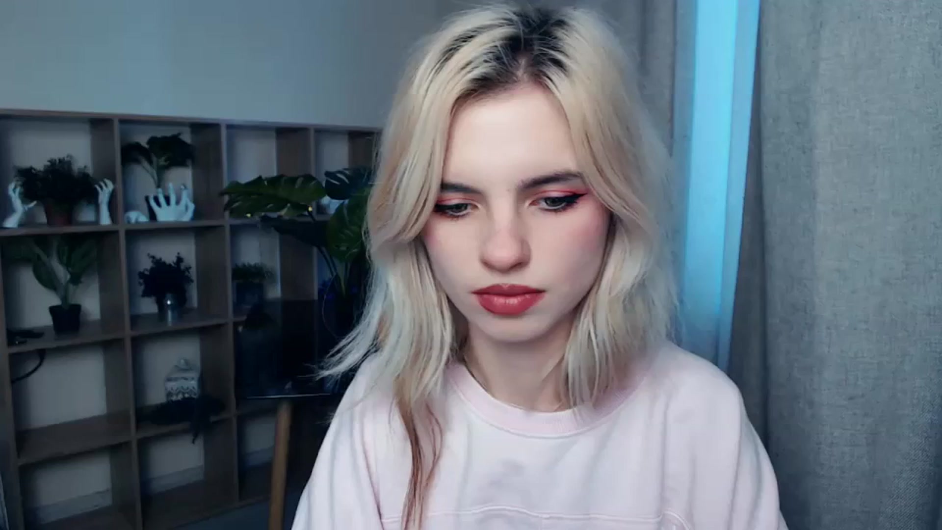 Gallery image thumbnail from Erineys's myfreecams stream on, 10/22/2023, 14:00 image 4 of 20