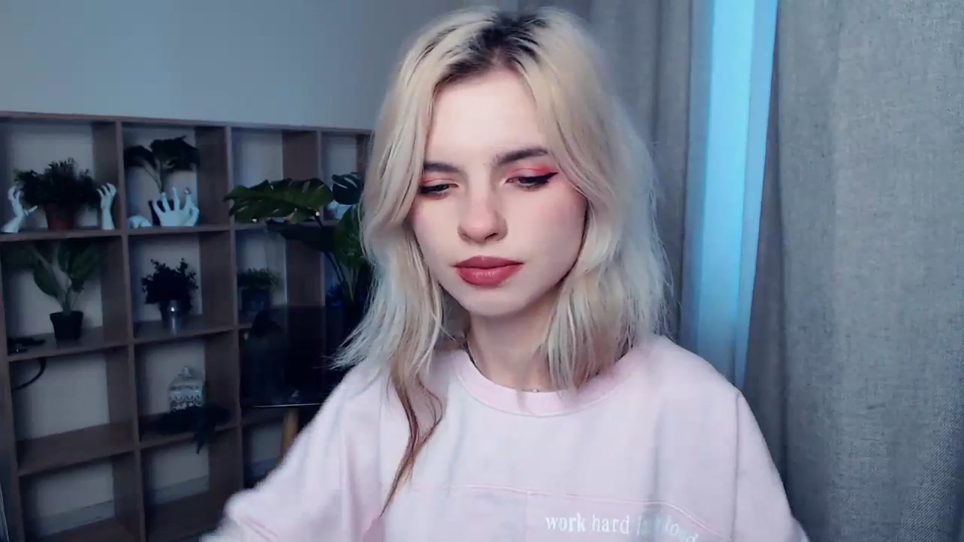 Gallery image thumbnail from Erineys's myfreecams stream on, 10/22/2023, 14:00 image 6 of 20