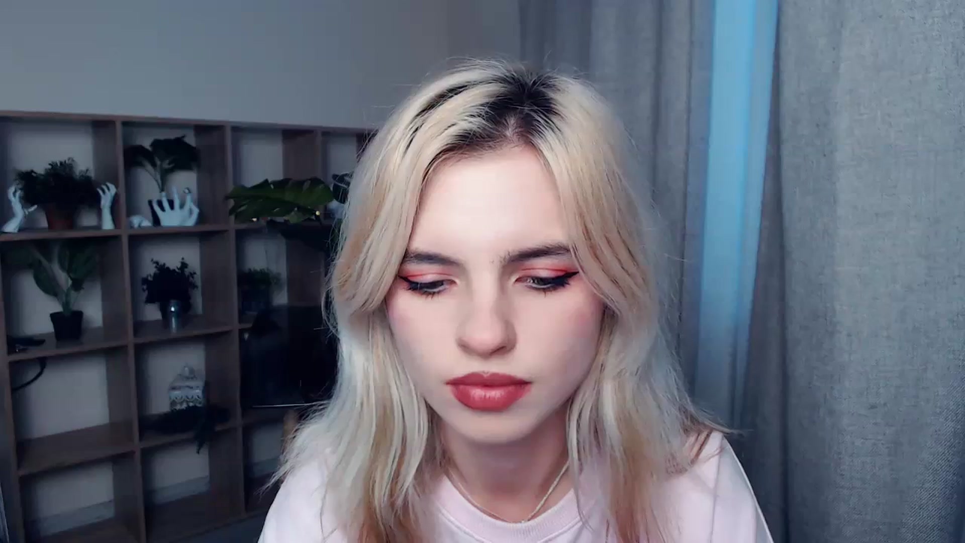 Gallery image thumbnail from Erineys's myfreecams stream on, 10/22/2023, 14:24 image 8 of 20