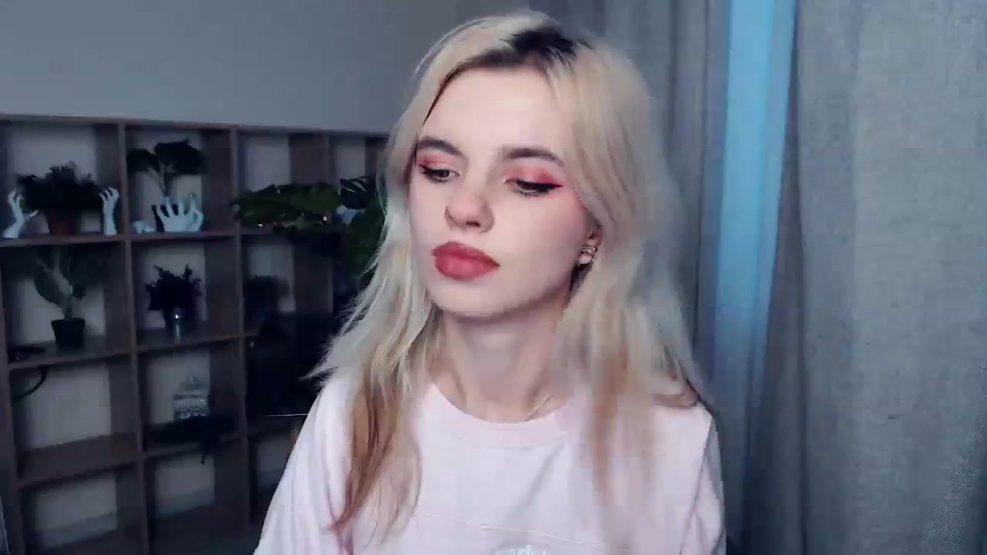 Gallery image thumbnail from Erineys's myfreecams stream on, 10/22/2023, 14:24 image 3 of 20