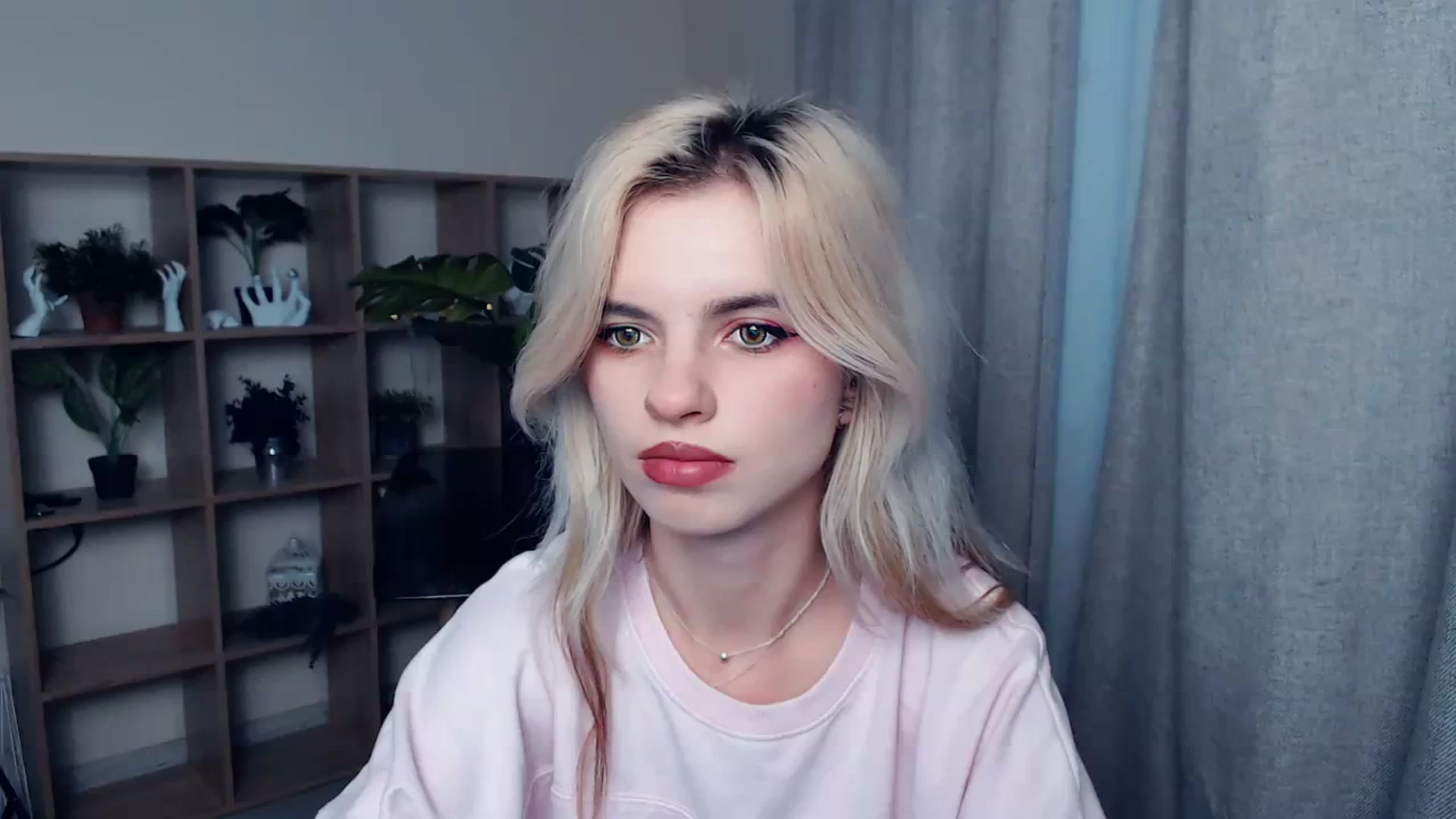 Gallery image thumbnail from Erineys's myfreecams stream on, 10/22/2023, 14:58 image 4 of 20
