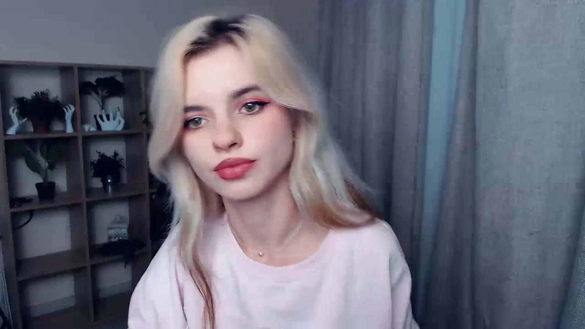 Gallery image thumbnail from Erineys's myfreecams stream on, 10/22/2023, 14:58 image 14 of 20