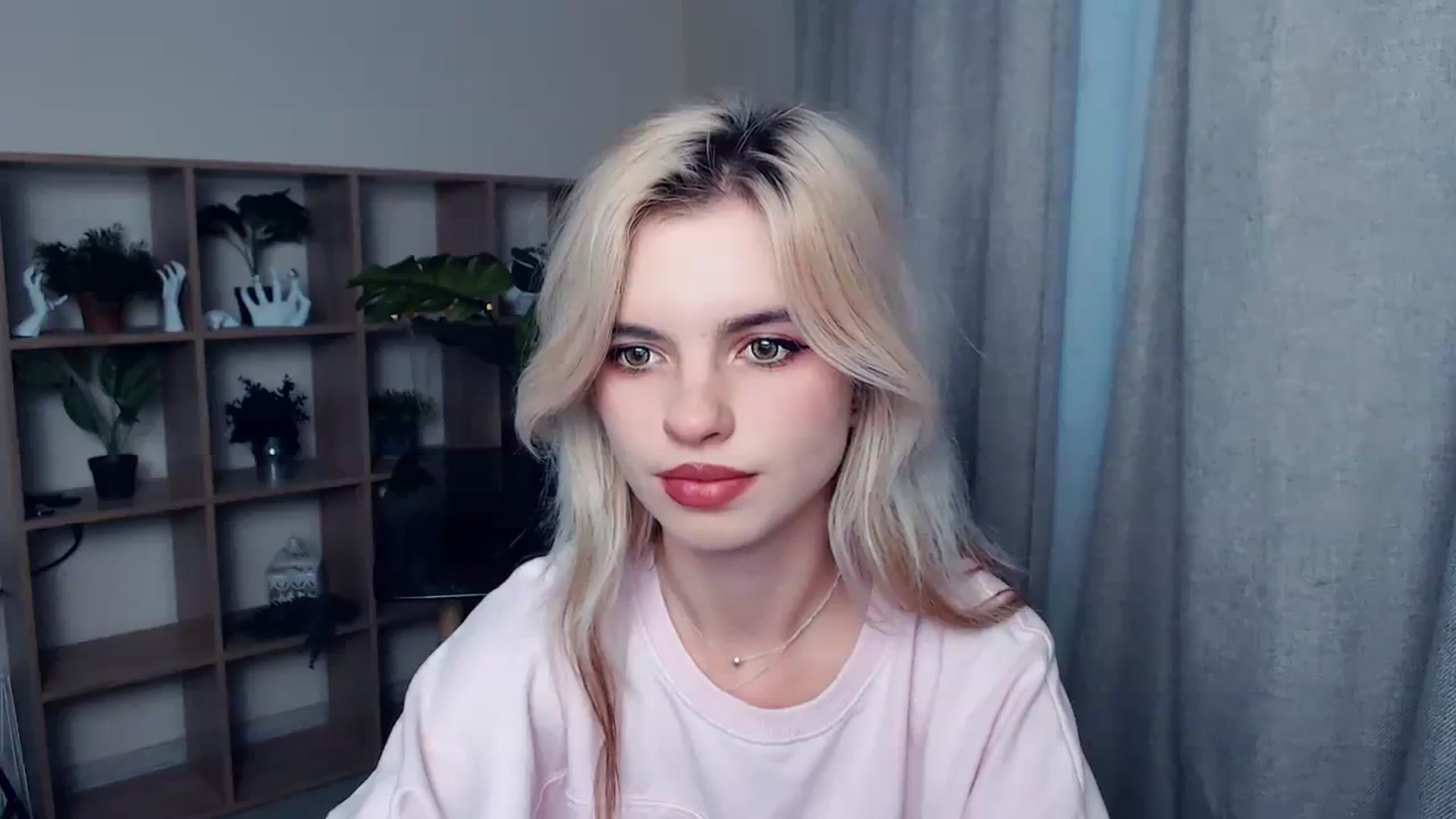 Gallery image thumbnail from Erineys's myfreecams stream on, 10/22/2023, 14:58 image 3 of 20