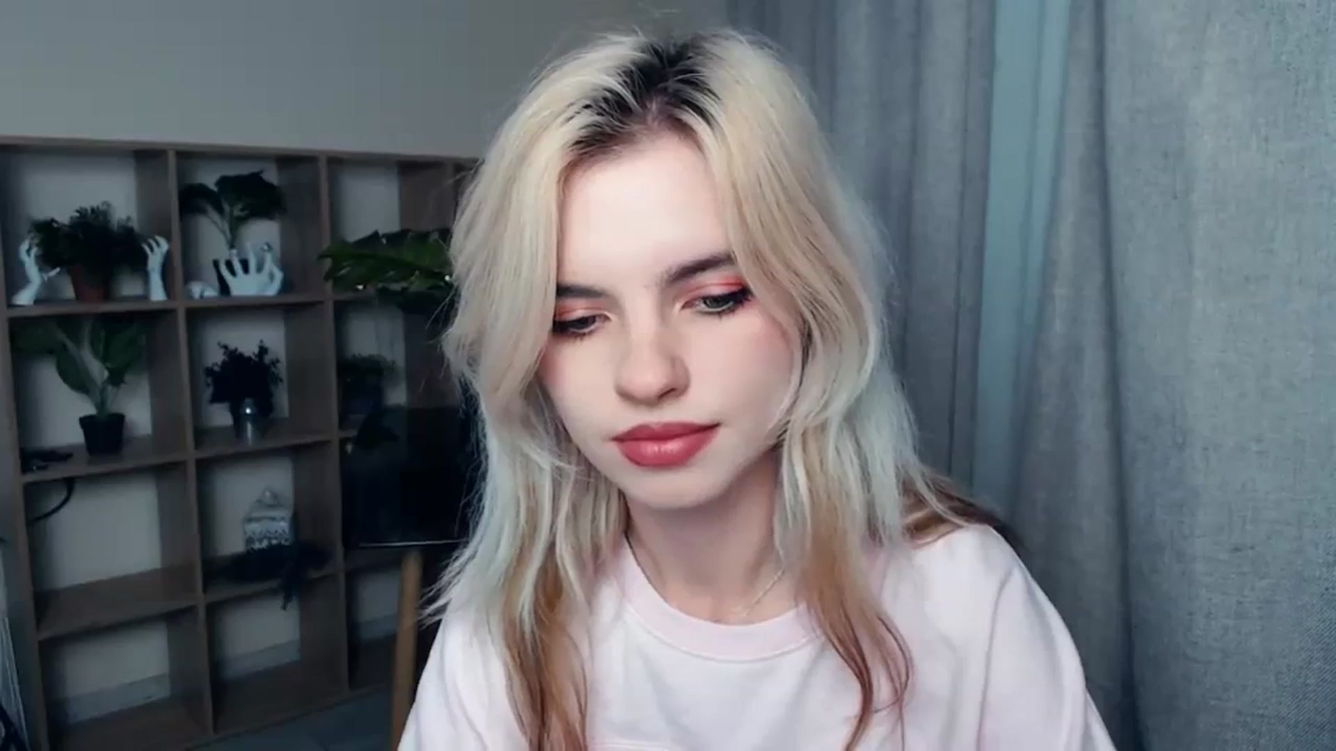 Gallery image thumbnail from Erineys's myfreecams stream on, 10/22/2023, 15:41 image 12 of 20