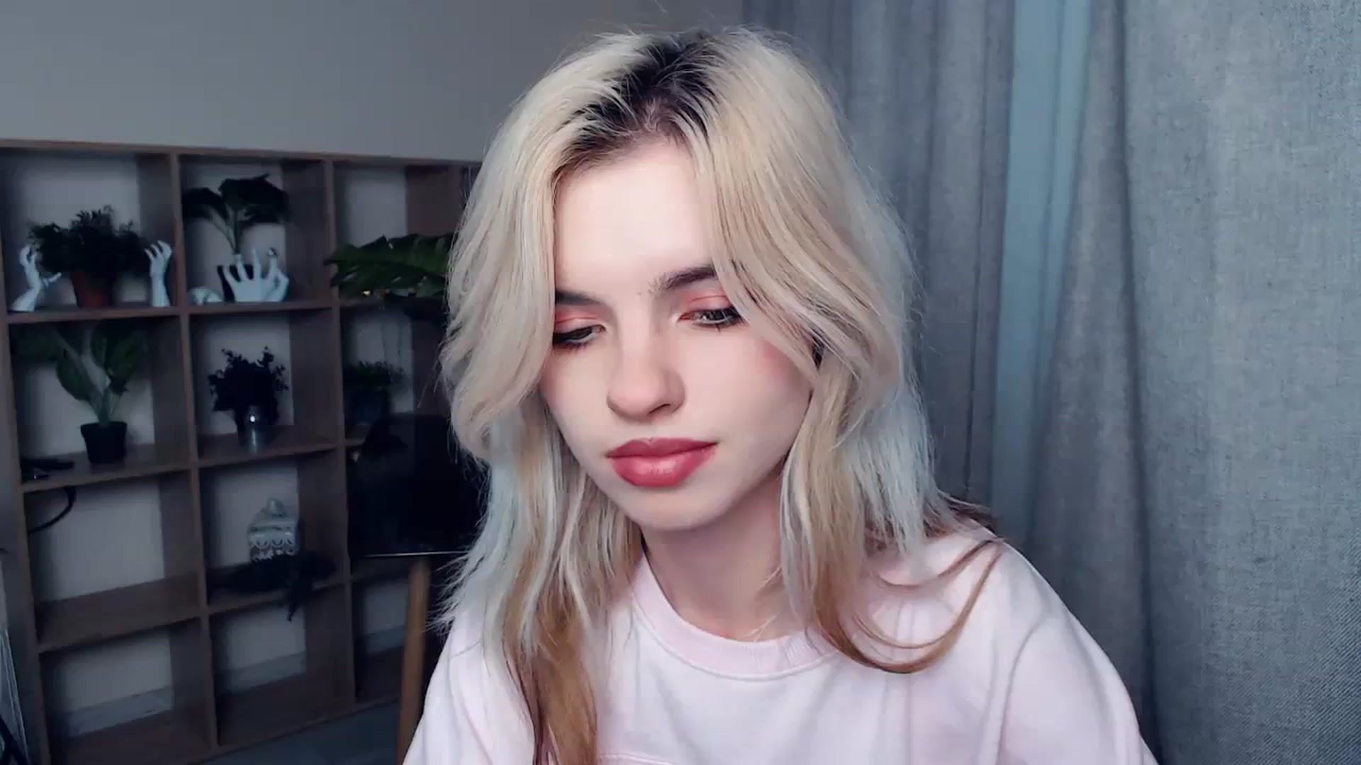 Gallery image thumbnail from Erineys's myfreecams stream on, 10/22/2023, 15:41 image 19 of 20