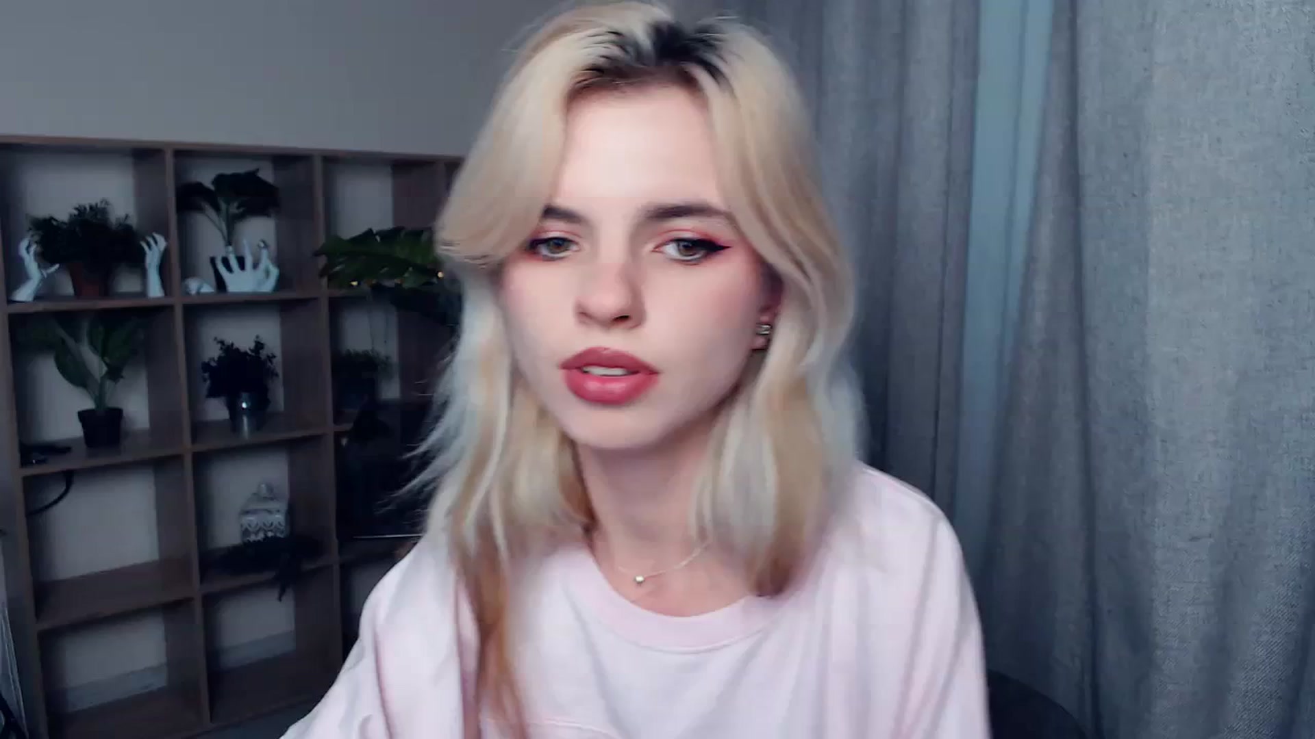 Gallery image thumbnail from Erineys's myfreecams stream on, 10/22/2023, 15:41 image 6 of 20