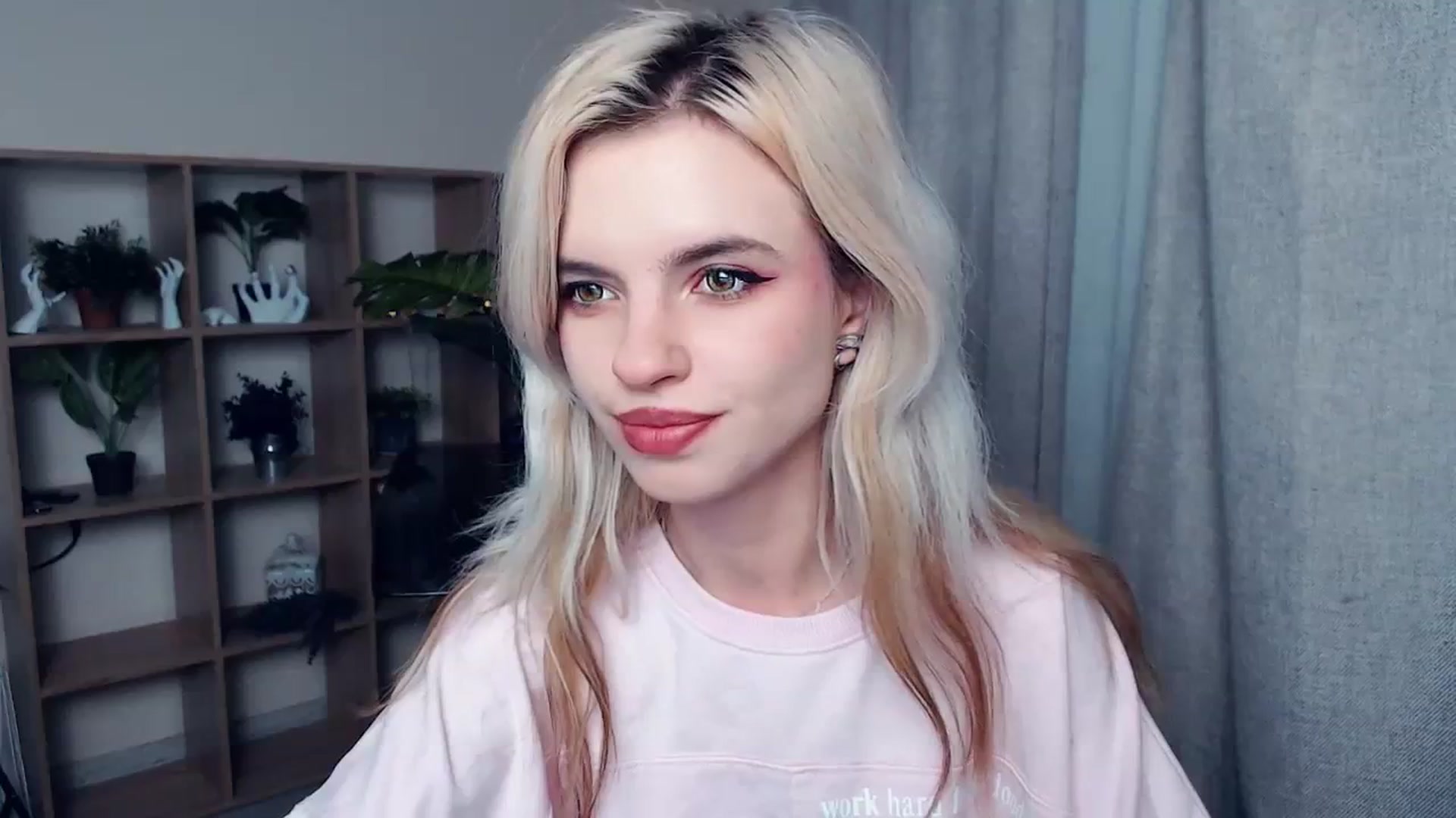 Gallery image thumbnail from Erineys's myfreecams stream on, 10/22/2023, 15:55 image 5 of 20