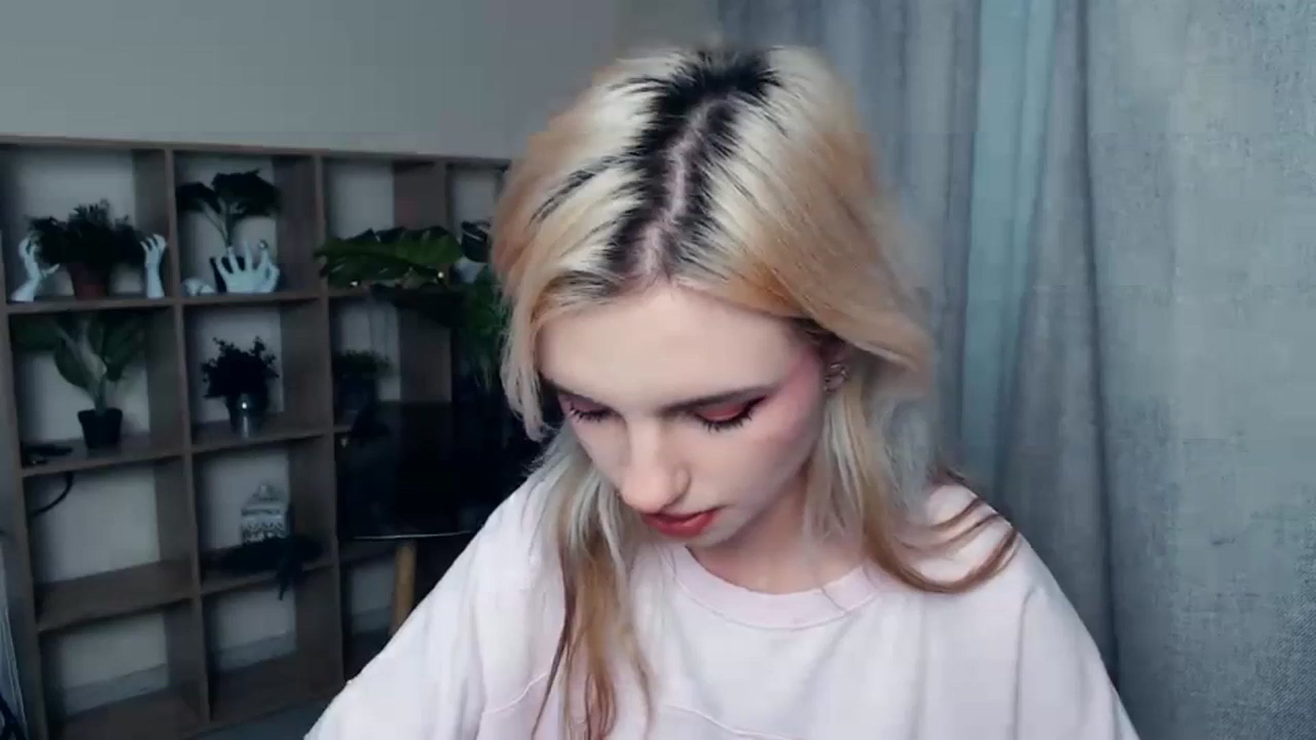Gallery image thumbnail from Erineys's myfreecams stream on, 10/22/2023, 15:55 image 1 of 20