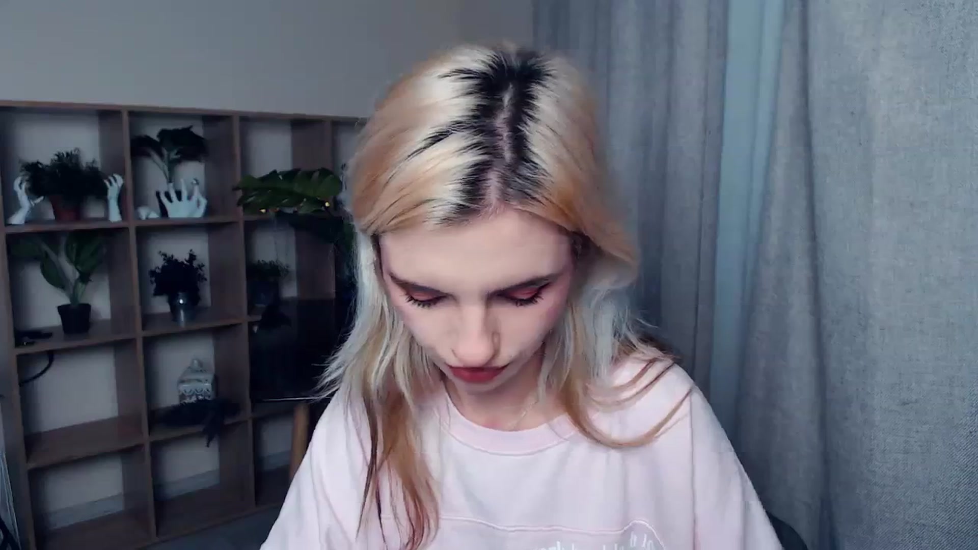 Gallery image thumbnail from Erineys's myfreecams stream on, 10/22/2023, 15:55 image 3 of 20