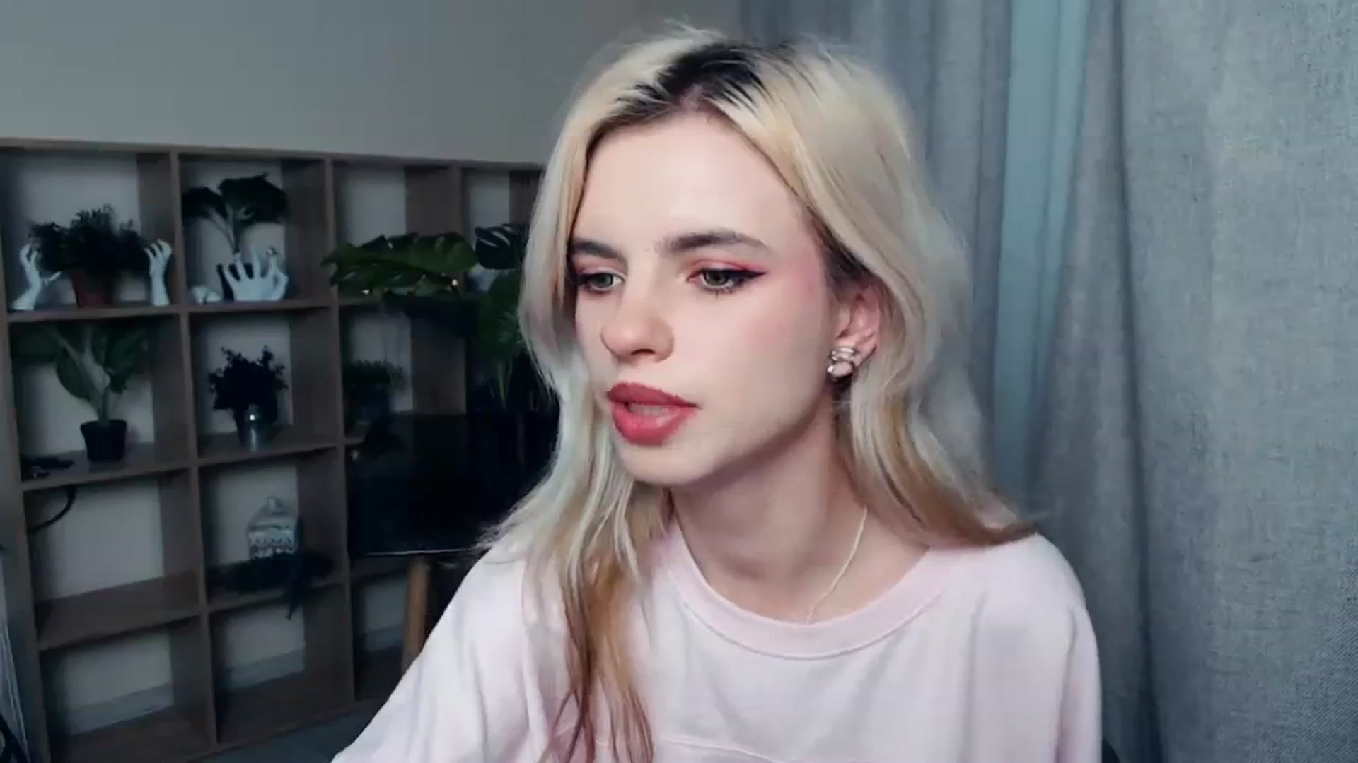 Gallery image thumbnail from Erineys's myfreecams stream on, 10/22/2023, 15:55 image 11 of 20