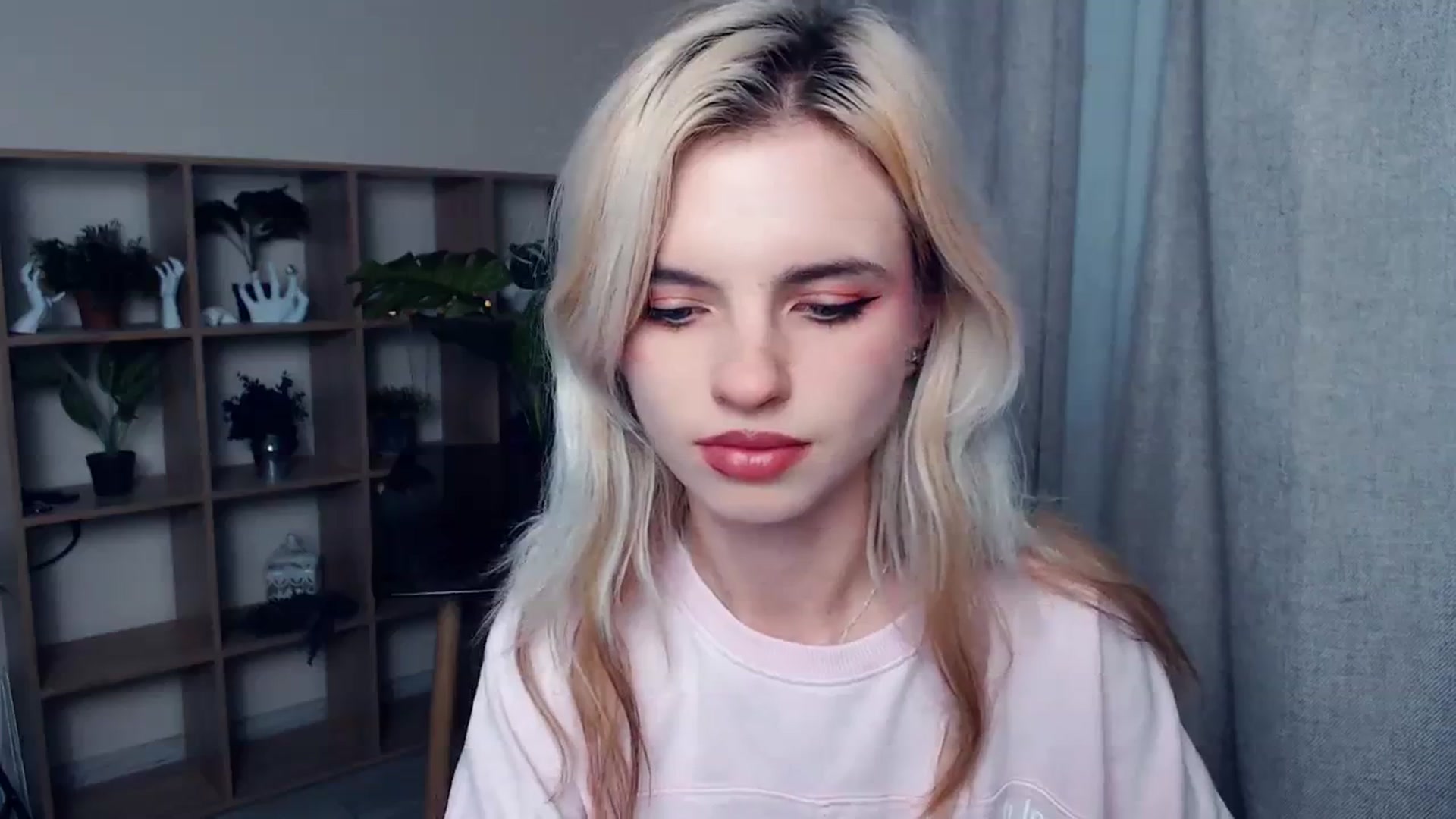 Gallery image thumbnail from Erineys's myfreecams stream on, 10/22/2023, 15:55 image 7 of 20