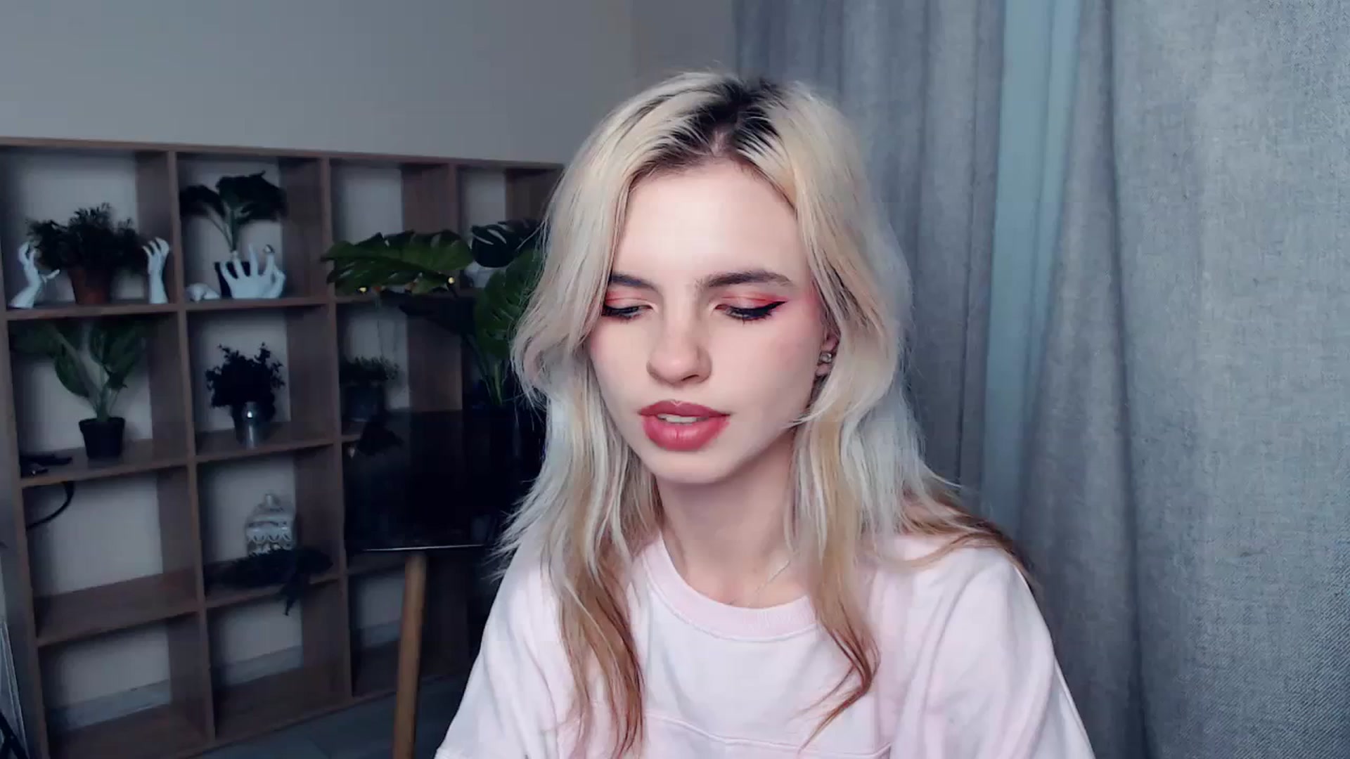 Gallery image thumbnail from Erineys's myfreecams stream on, 10/22/2023, 15:55 image 19 of 20