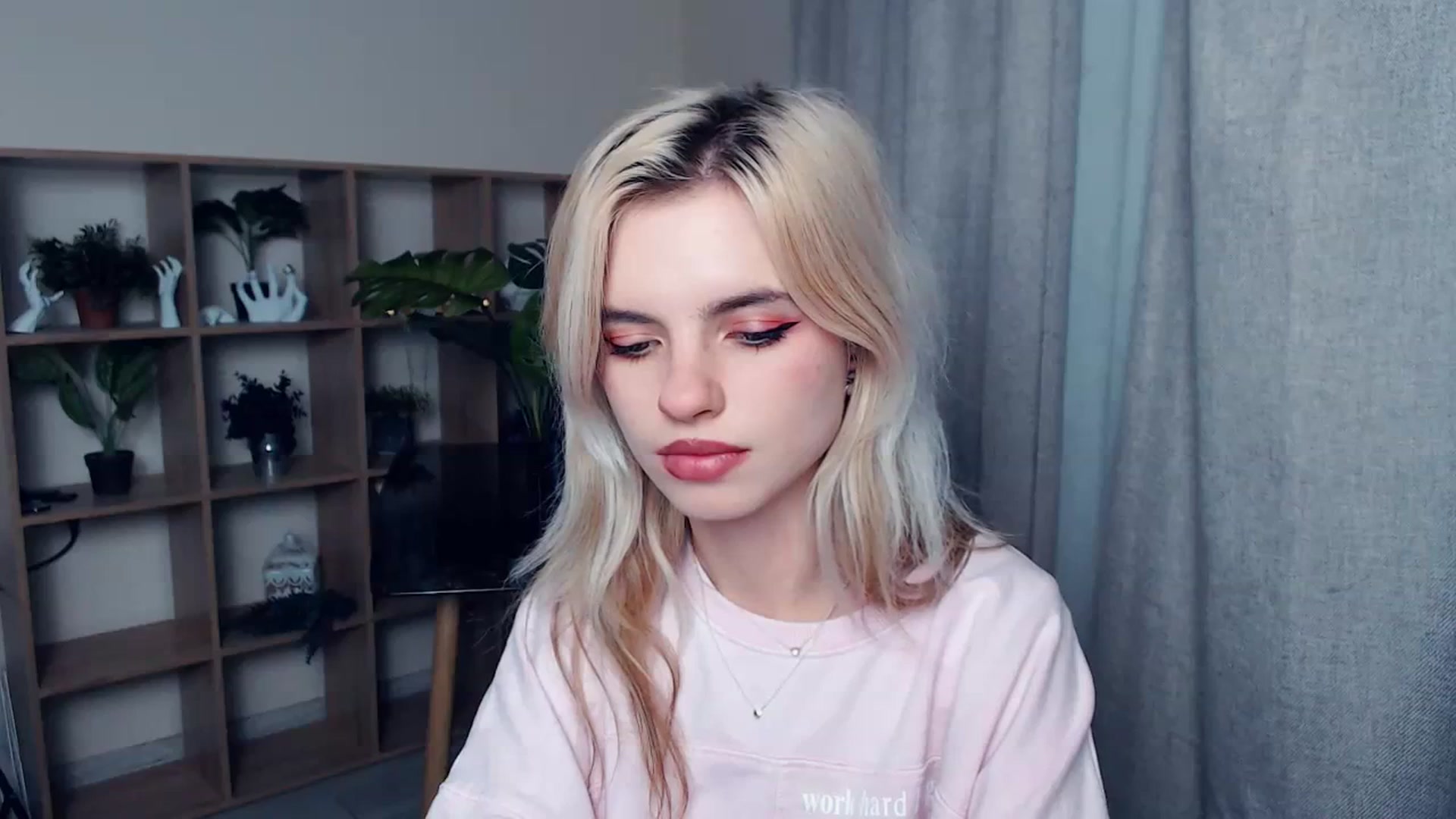 Gallery image thumbnail from Erineys's myfreecams stream on, 10/22/2023, 16:32 image 15 of 20