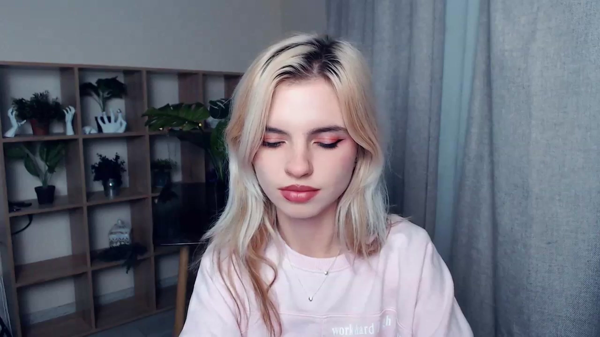 Gallery image thumbnail from Erineys's myfreecams stream on, 10/22/2023, 16:32 image 19 of 20